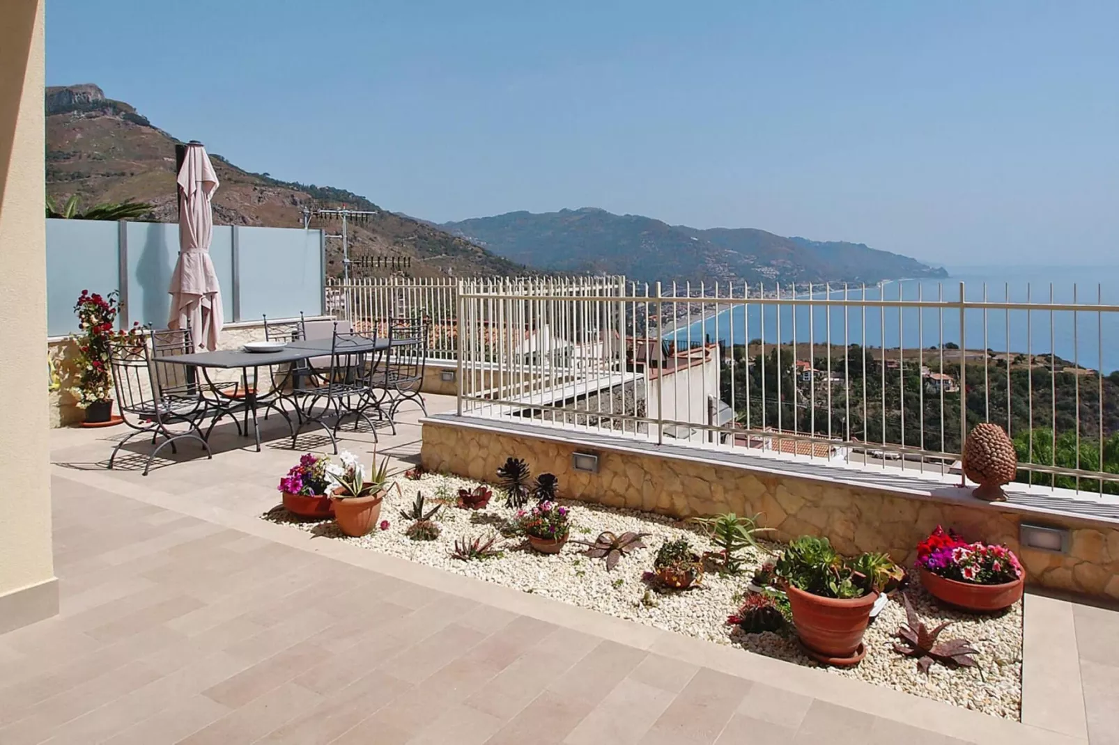 Apartments Taormina-Le Villette Aloe 3 pax-Terrasse / balcon