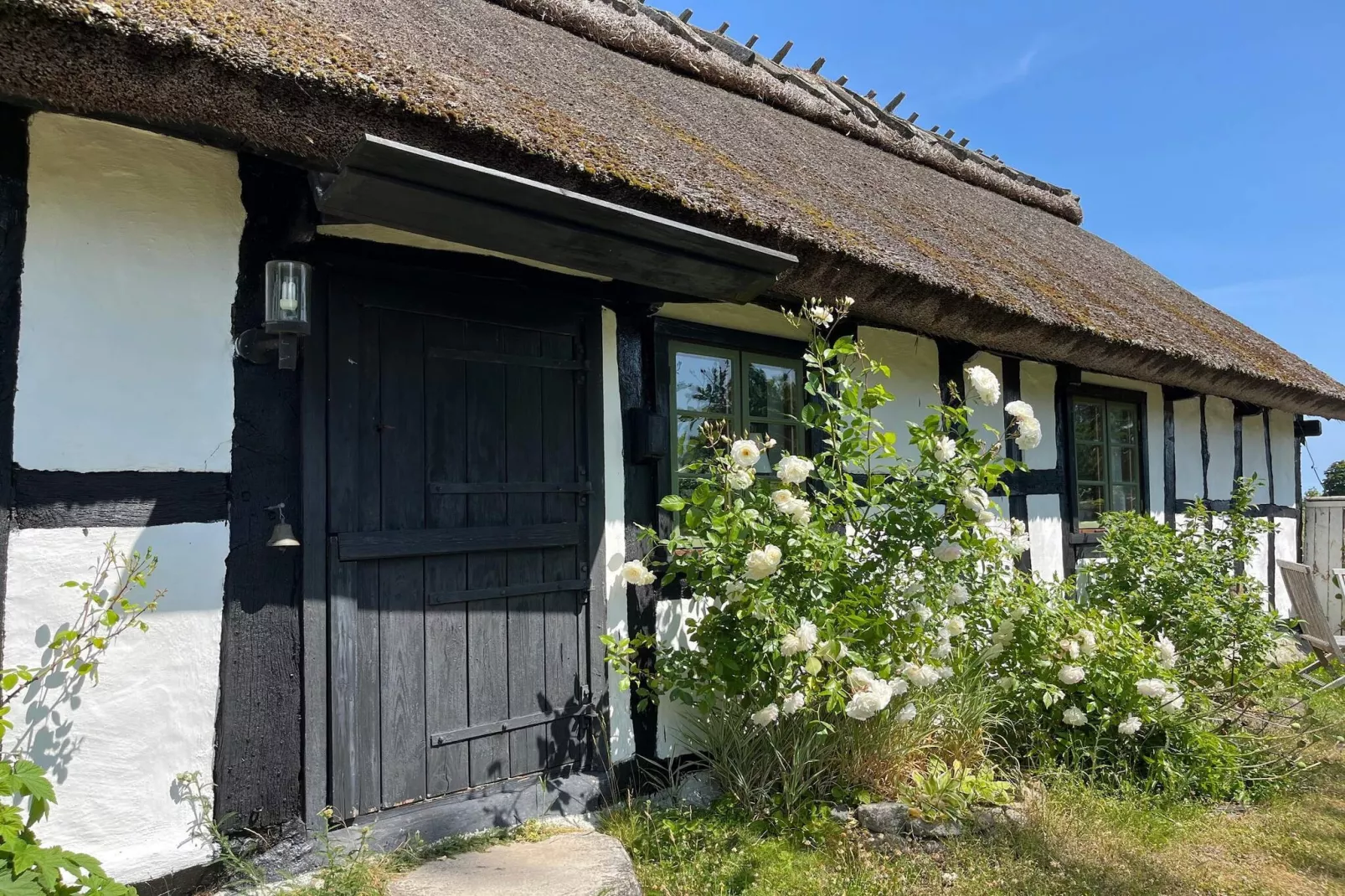 Timber Cottage with Rustic Charm-Outdoor