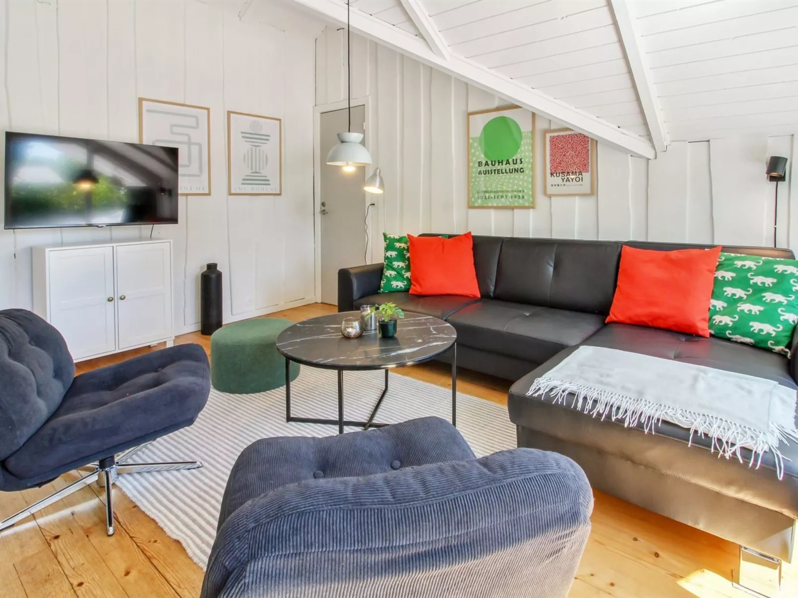 "Jaakob" - 30km from the sea-Inside