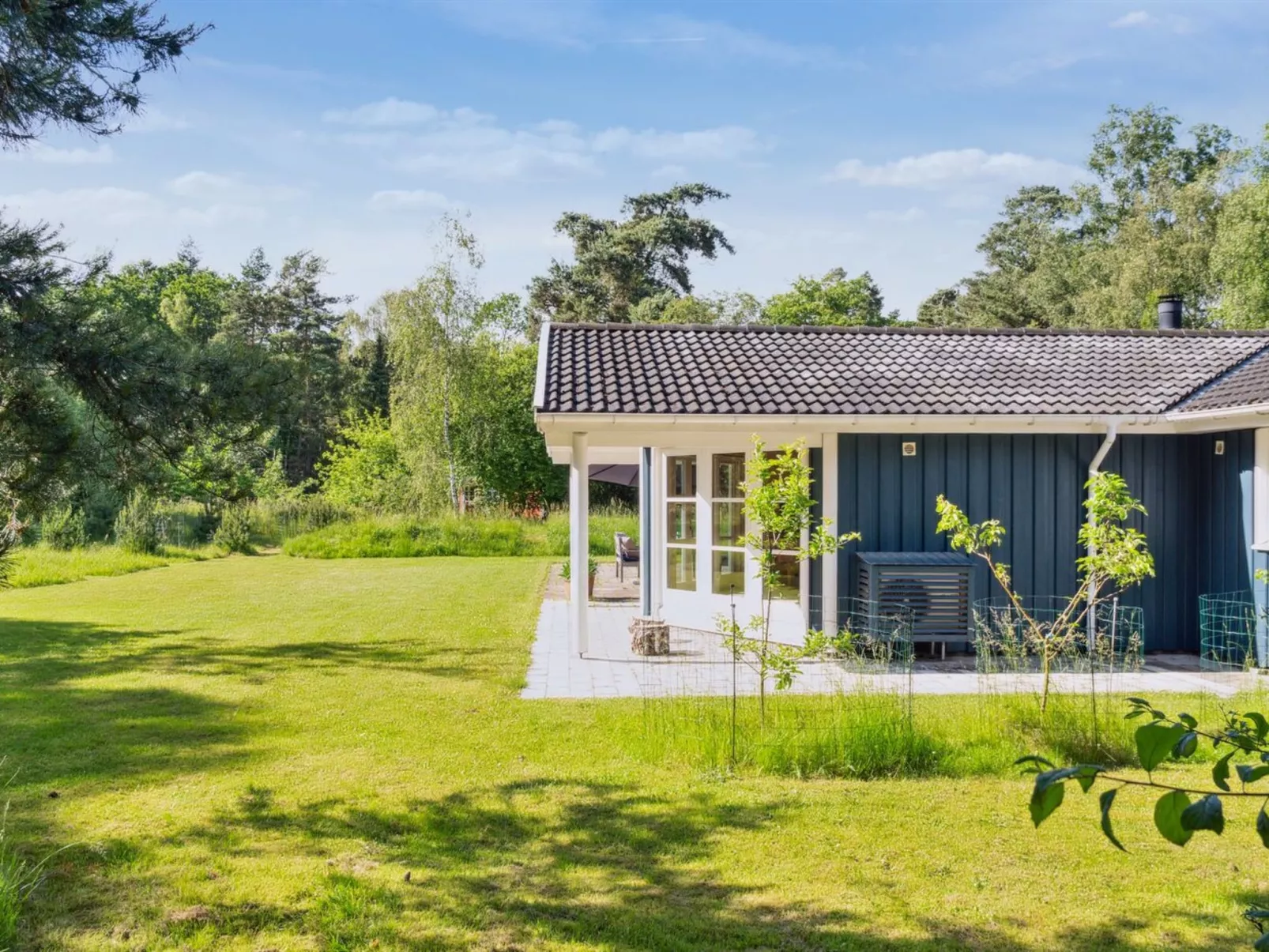 "Launo" - 1.1km to the fjord-Draußen