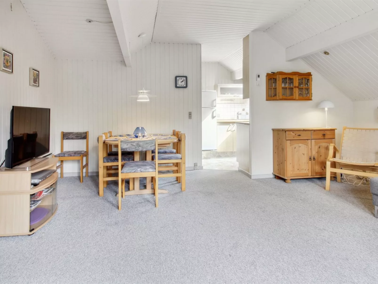 "Ofrath" - 30km from the sea-Drinnen