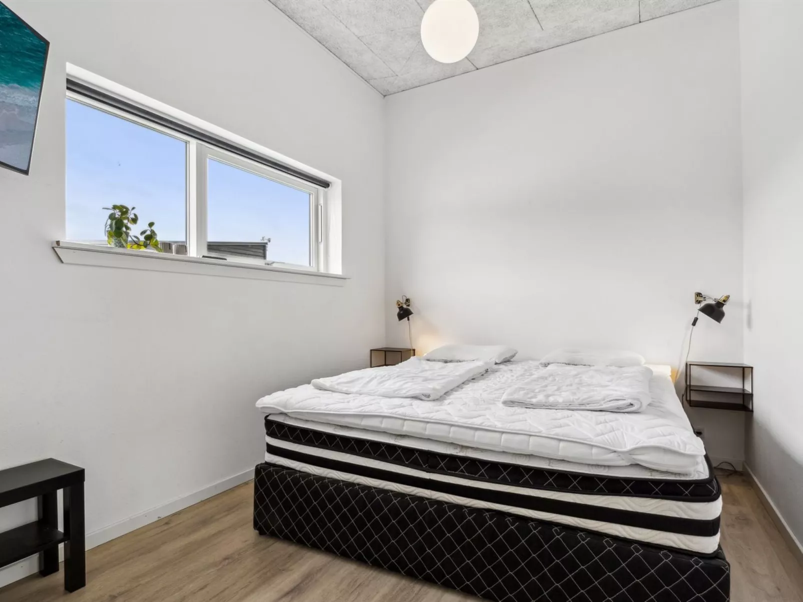 "Ingebrit" - 1.4km from the sea-Drinnen