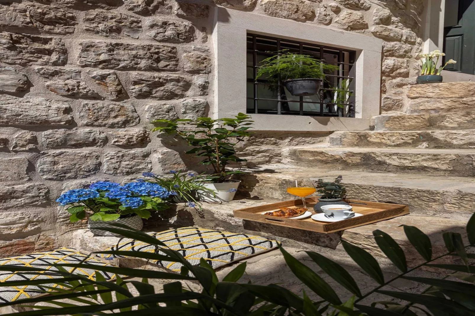 Vivaldi - Deluxe Double Room with Side City View (S3)-Im Freien