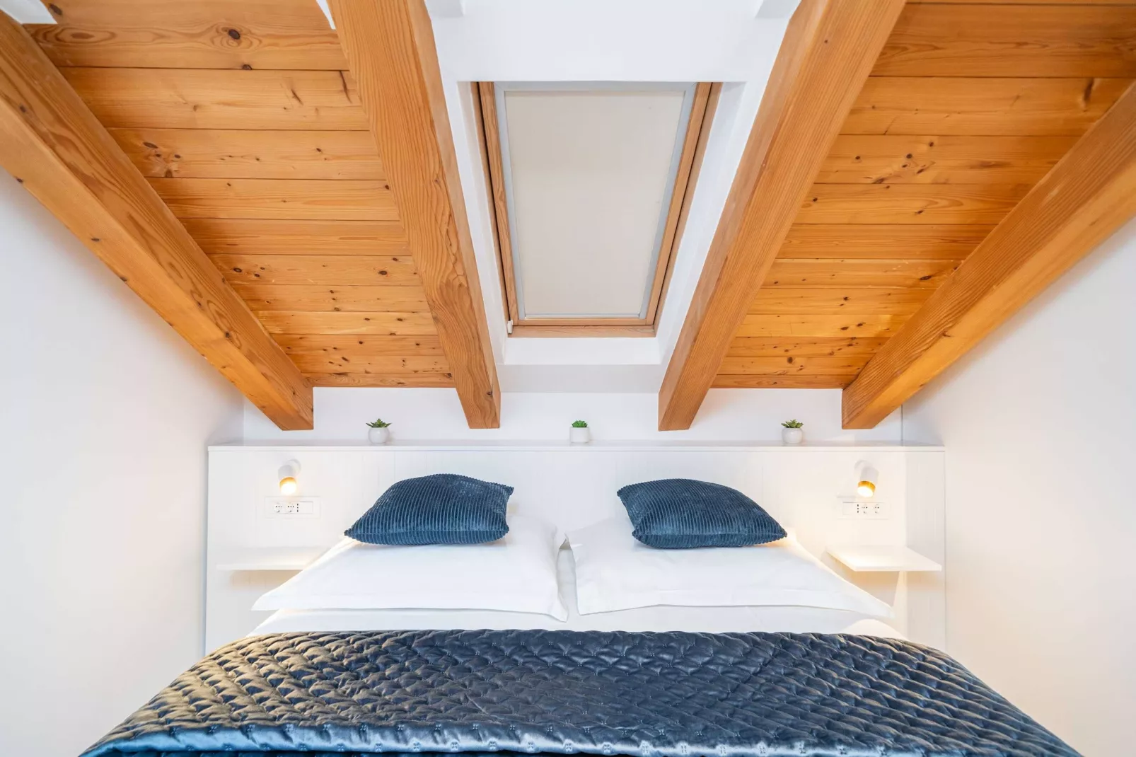 Apartments Villa Aura - Duplex studio with Balcony and shared swimming pool-Chambre