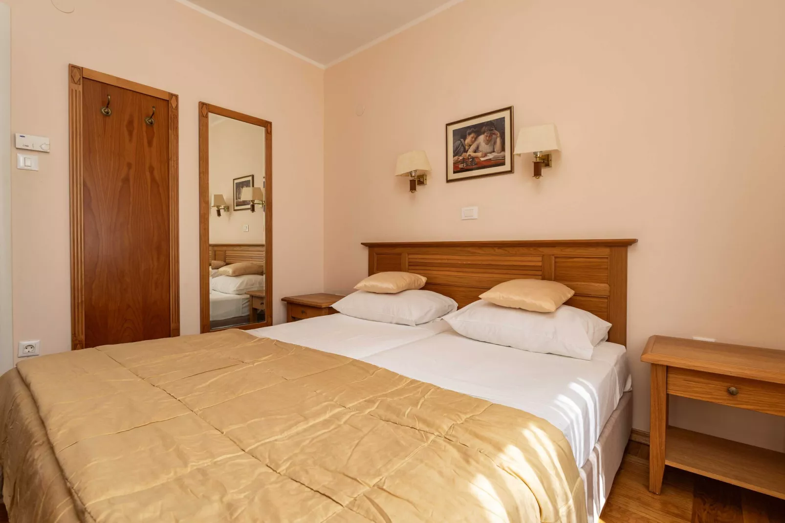 Villa Alegria Cavtat - Two Bedroom Apartment with Balcony and Sea View (Apartment B)-Bedroom