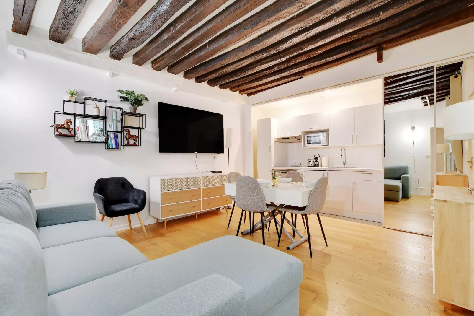 RP-28-TRUANDERIE-Living room