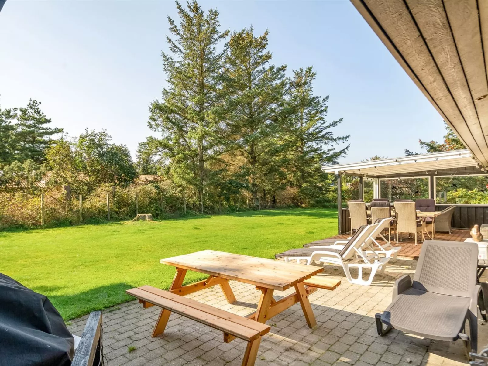 "Rajna" - 500m to the fjord-Draußen