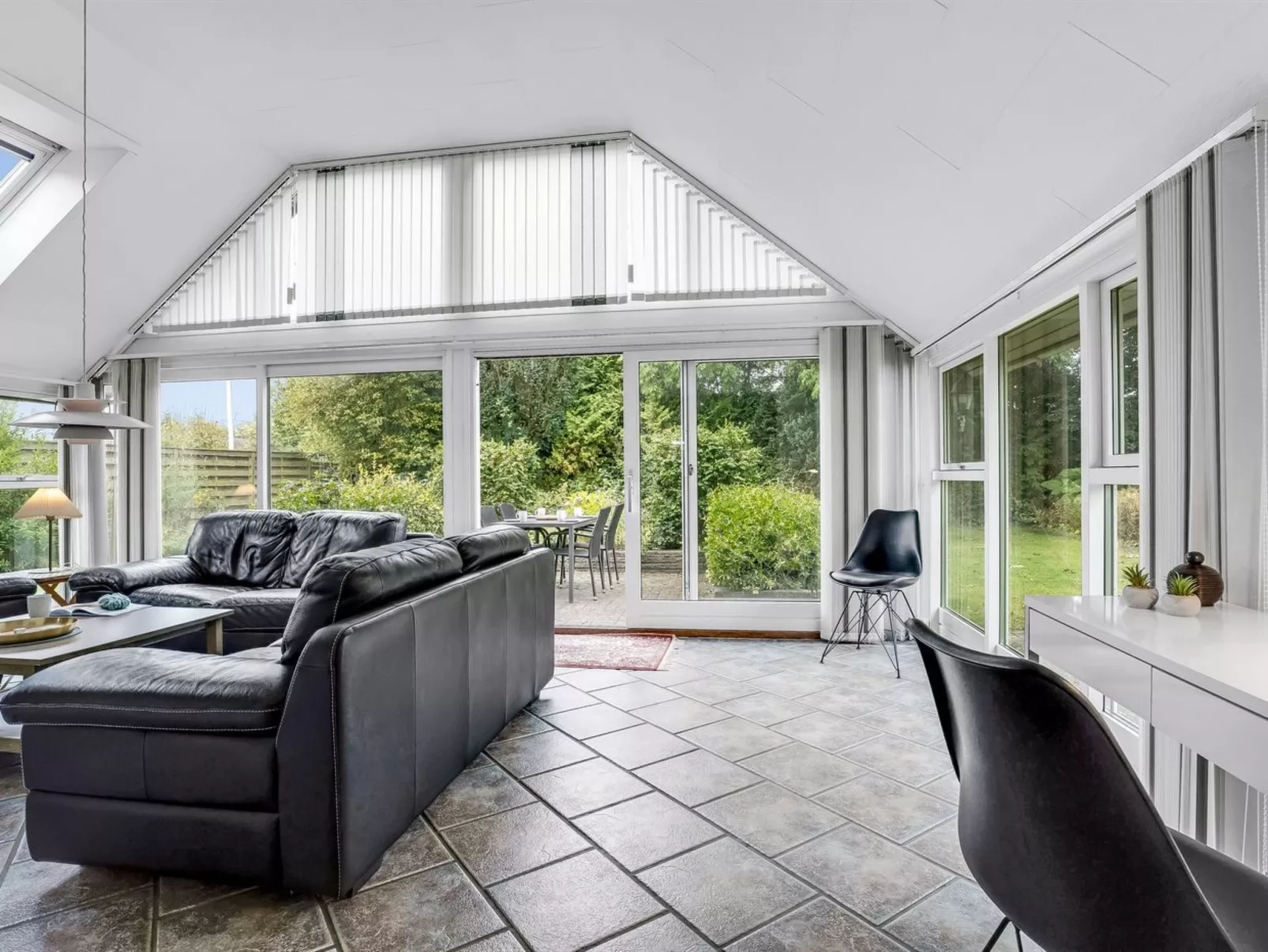 "Frida" - 125m from the sea-Inside