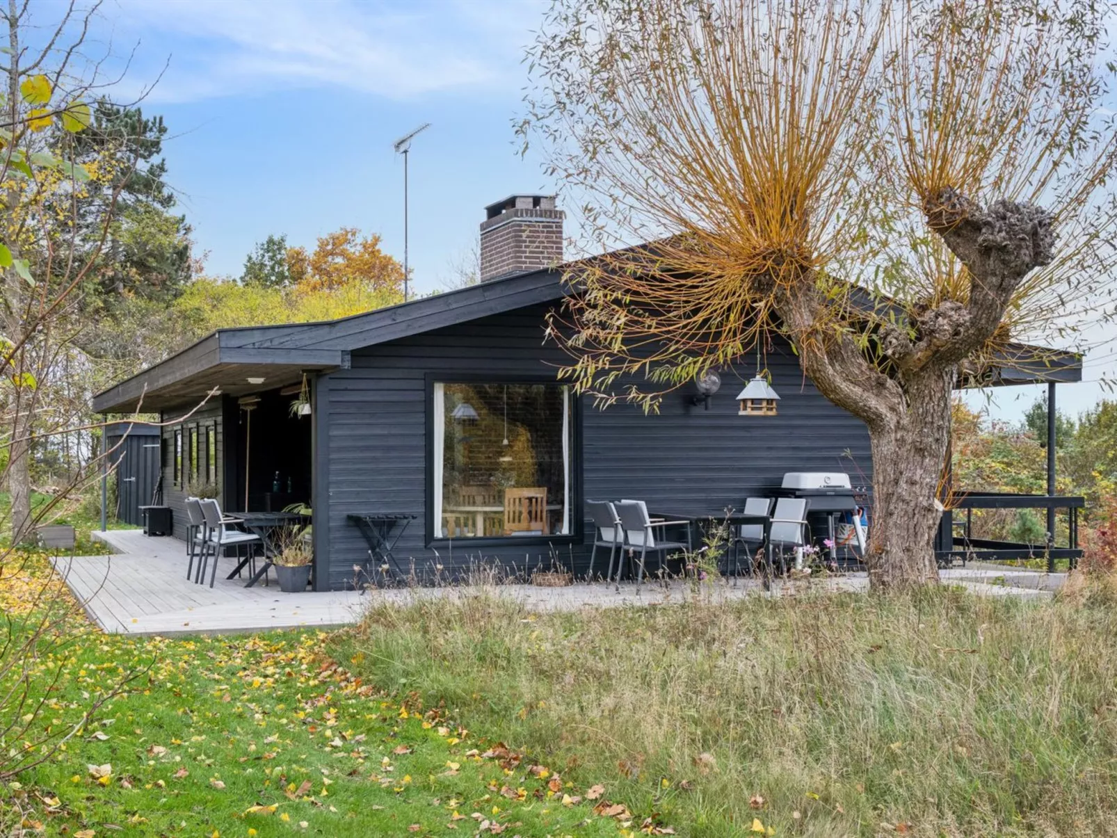 "Adelbert" - 600m to the fjord-Outside