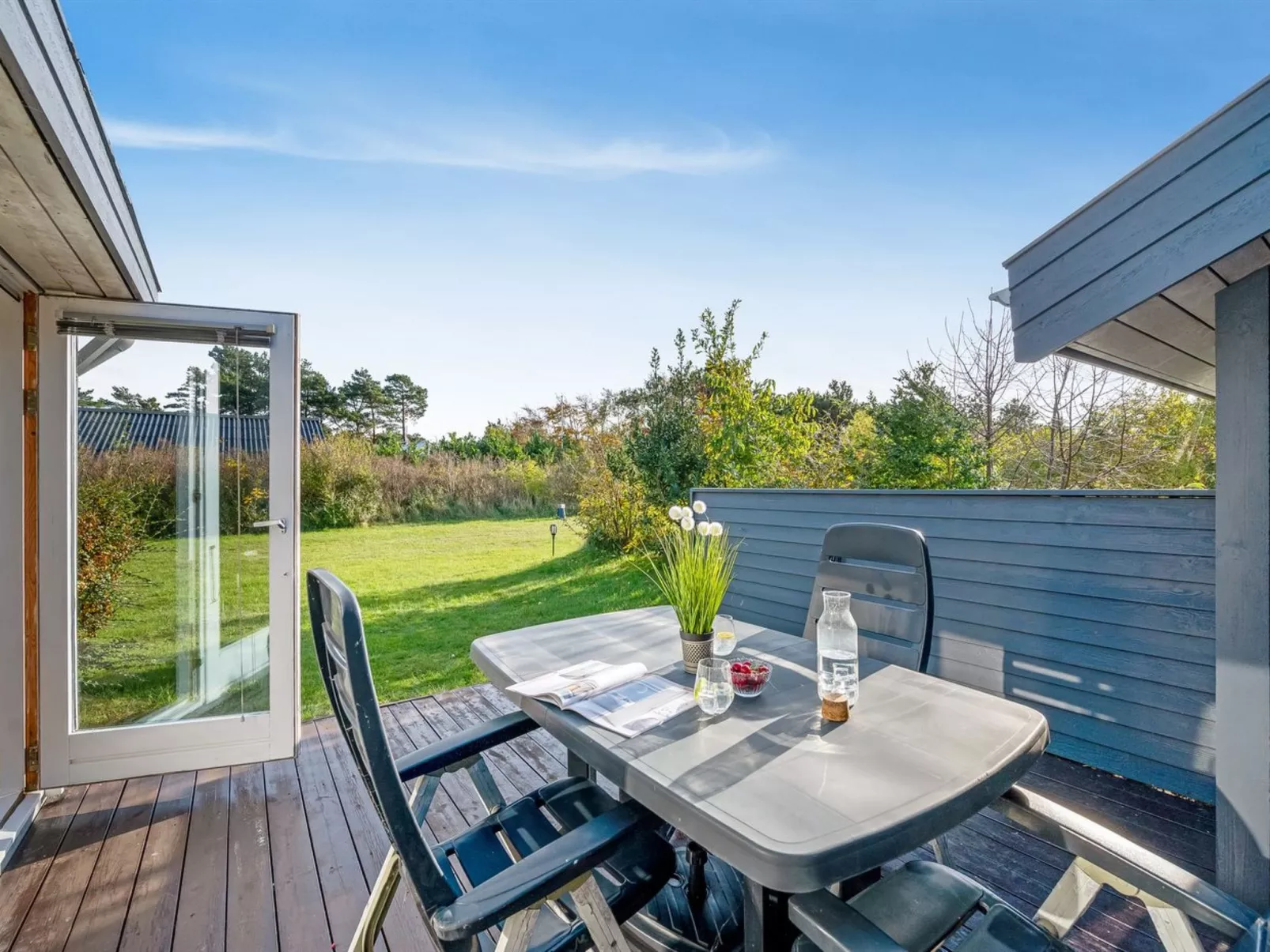 "Pirjo" - 350m to the fjord-Dehors