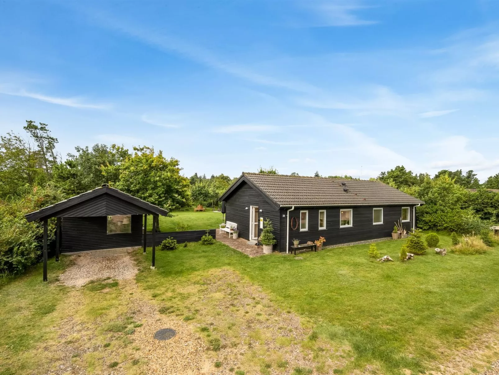 "Jarmunrek" - 400m to the fjord-Outside