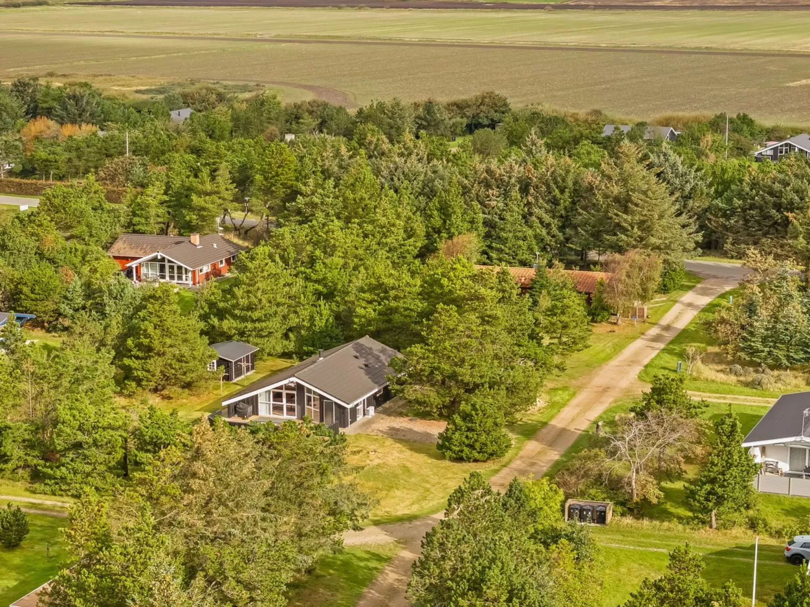 "Skrollan" - 200m to the fjord-Outside