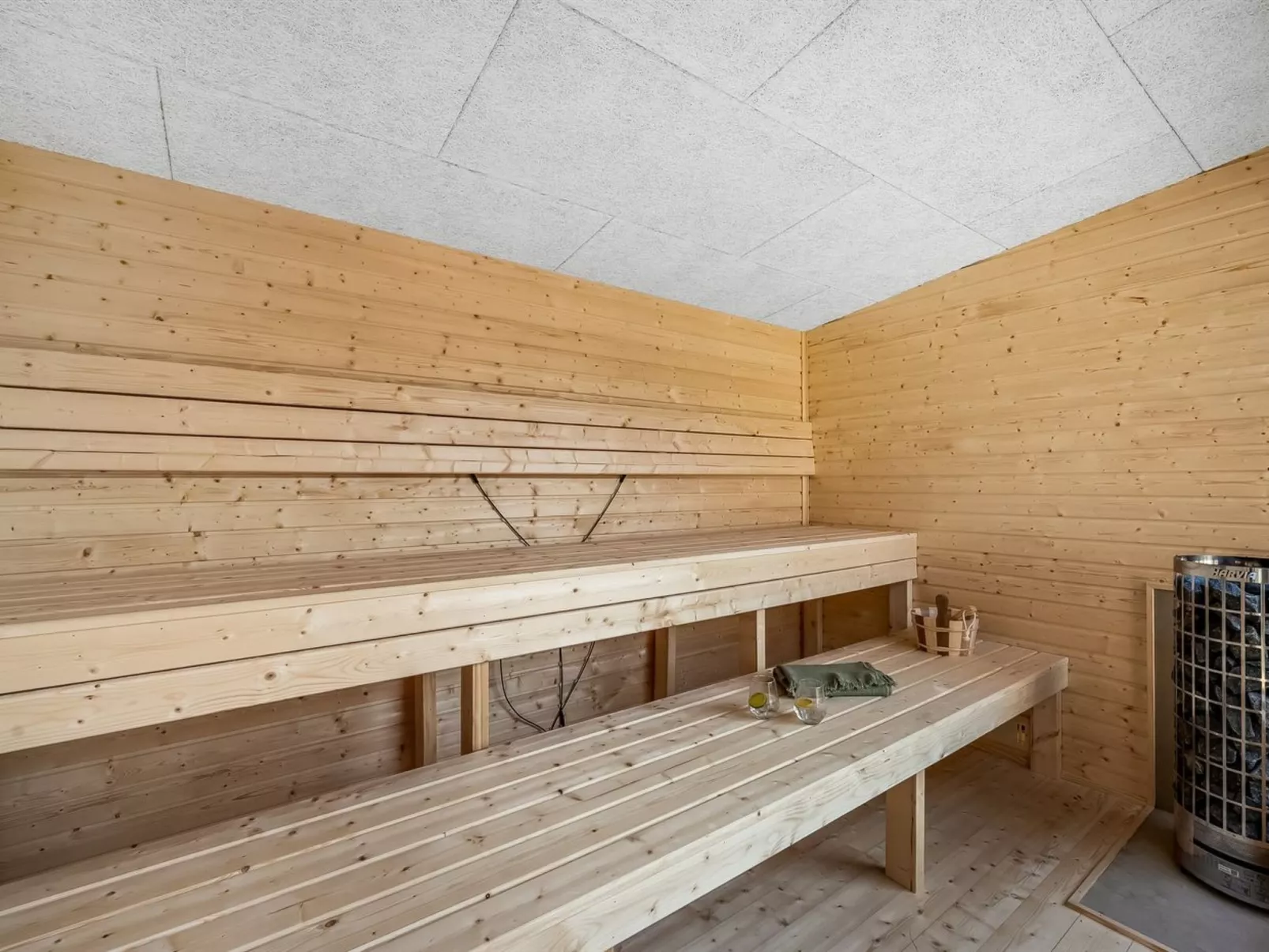 "Elisaveta" - 400m to the fjord-Draußen