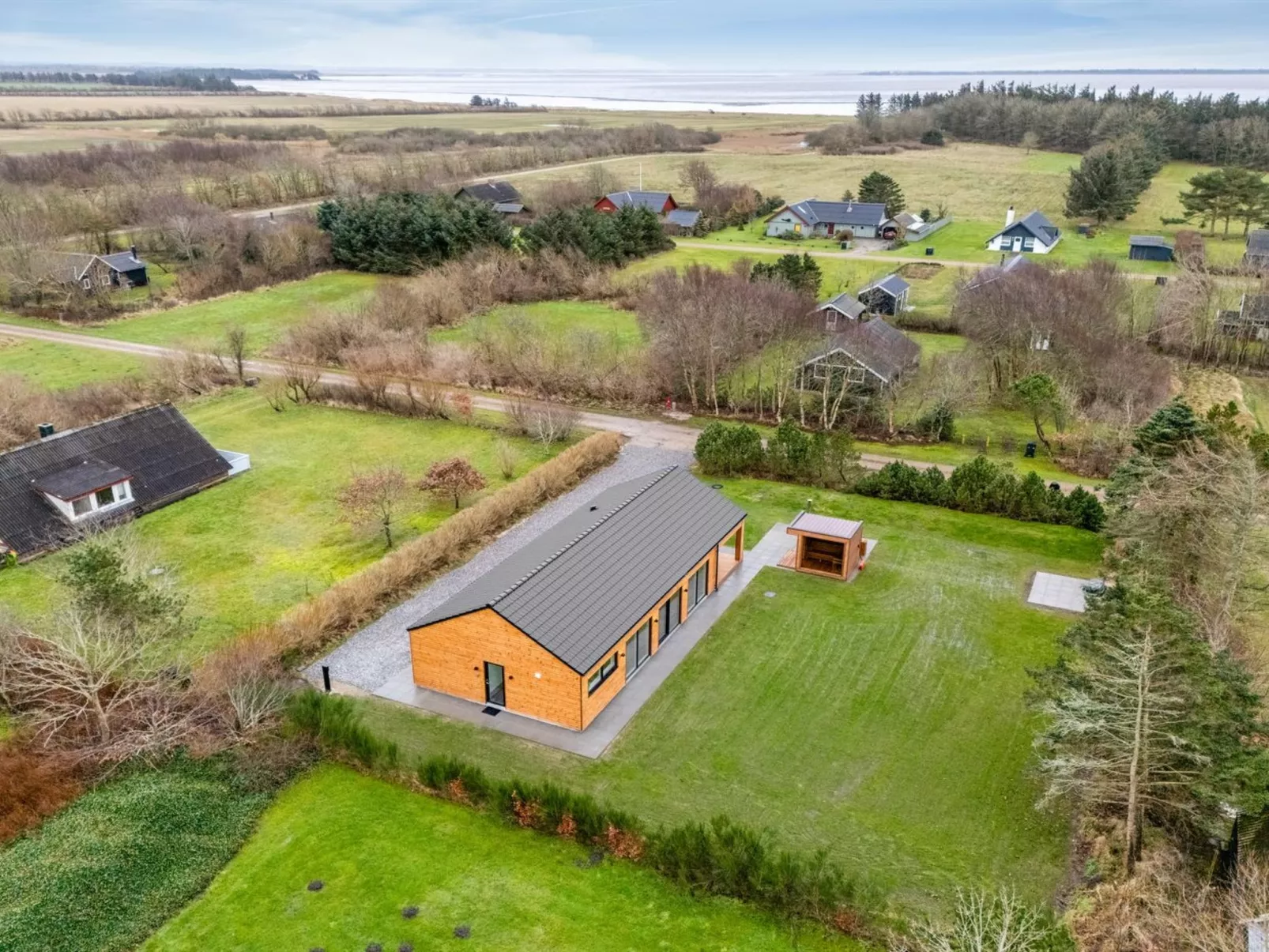 "Grimar" - 400m to the fjord-Draußen