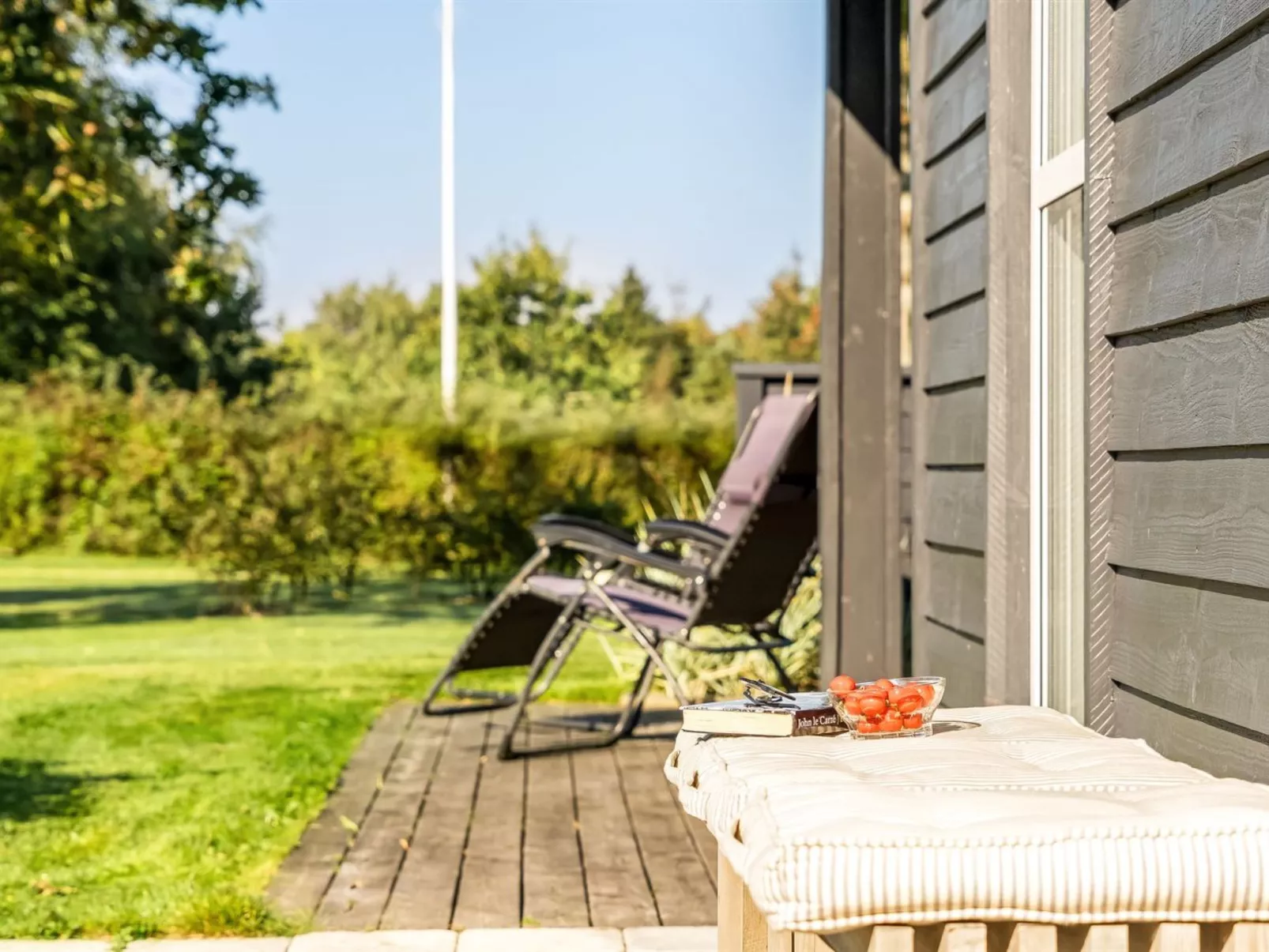 "Carlina" - 700m to the fjord-Outside