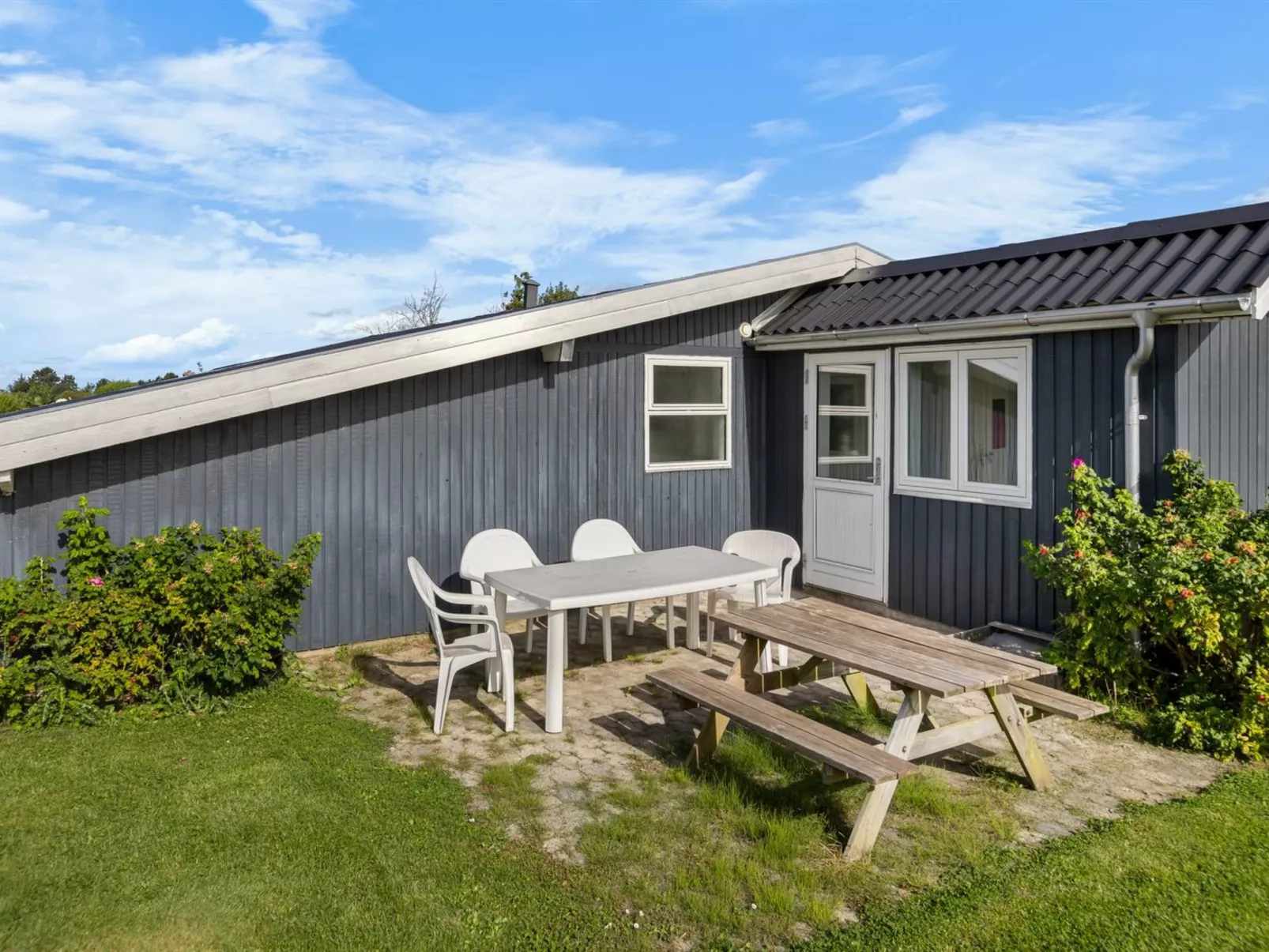 "Maylin" - 350m from the sea-Outside