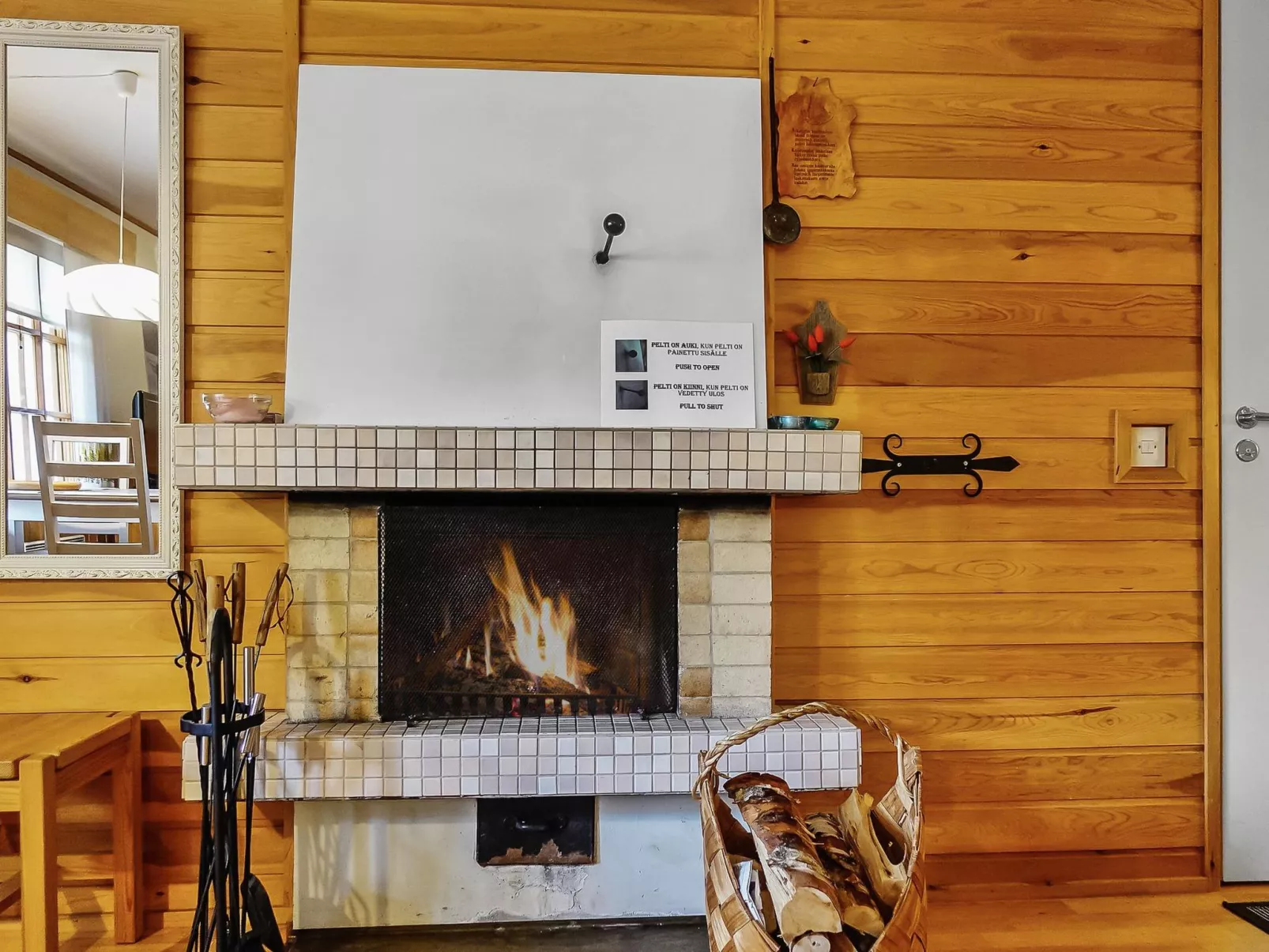 Saariseläntie 8 f 6-Drinnen