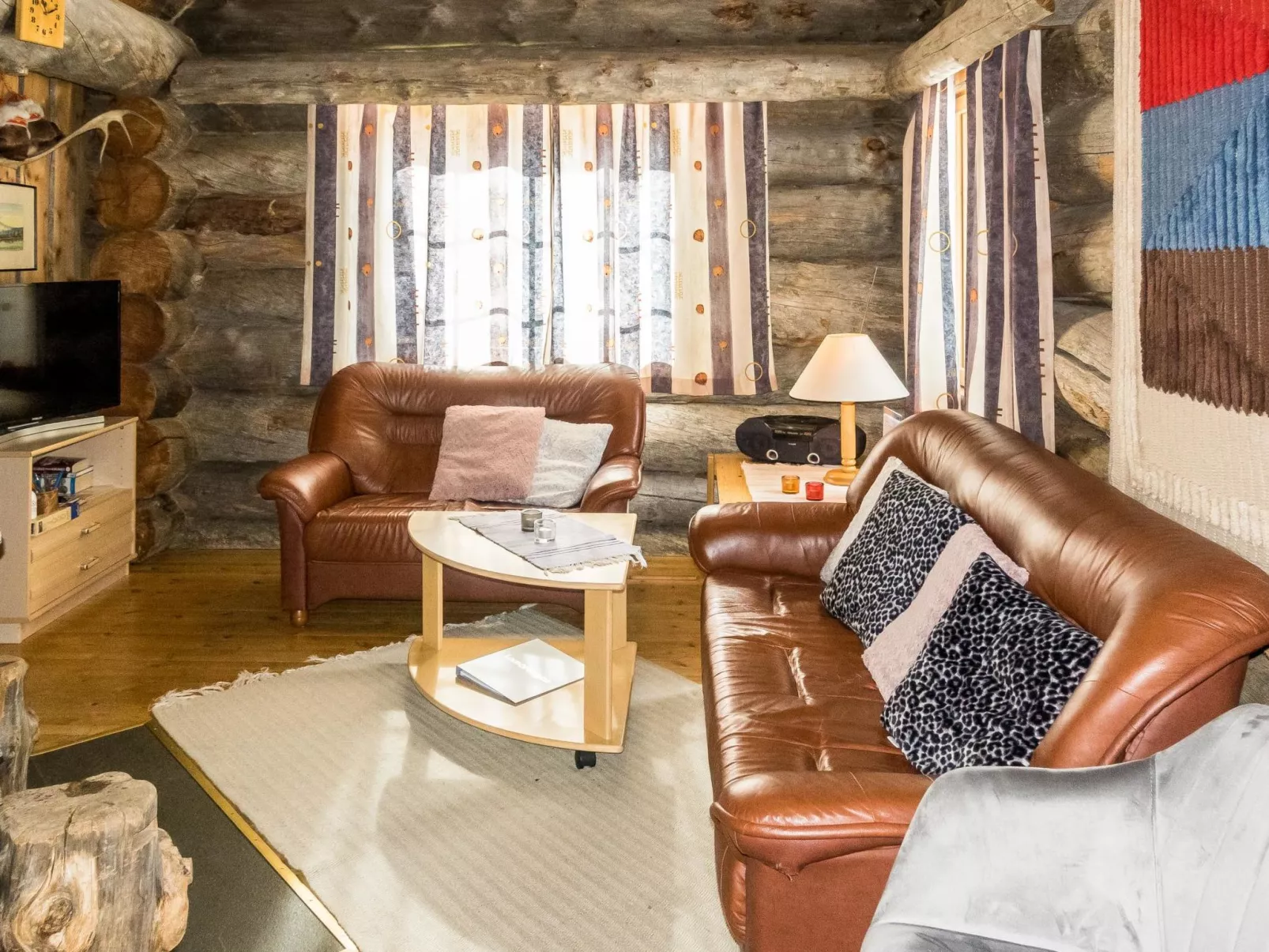 Luostonseita 1-Drinnen