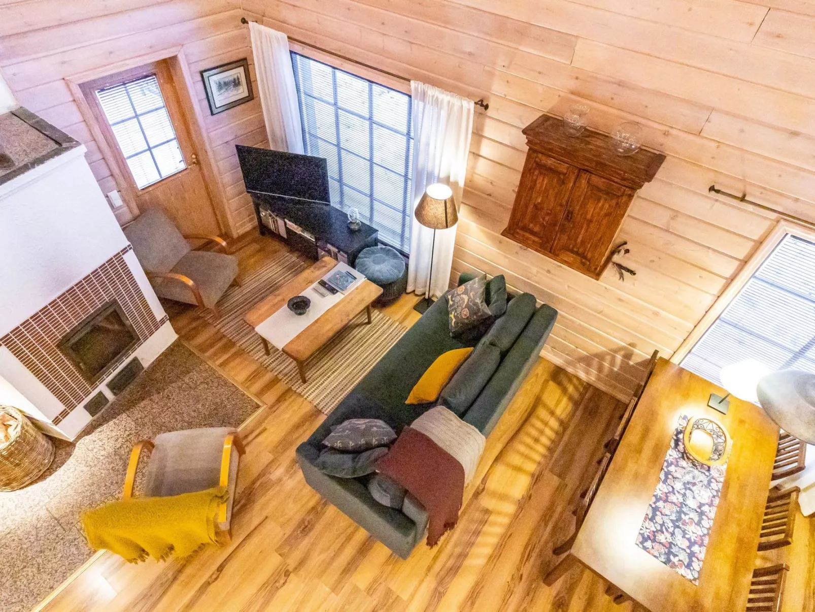 Pyhänkarhu 1-Drinnen