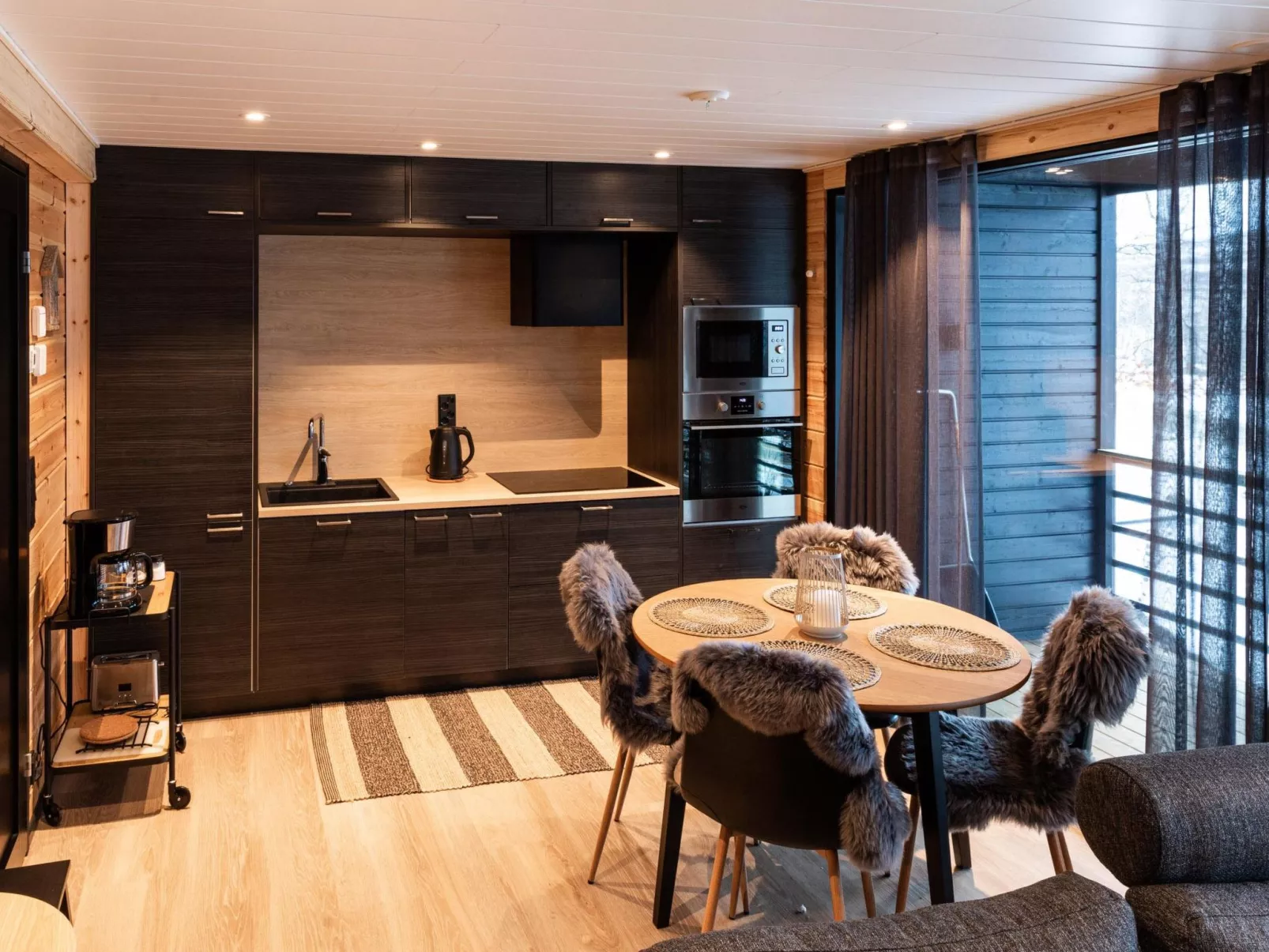 Saanan lumous-Drinnen