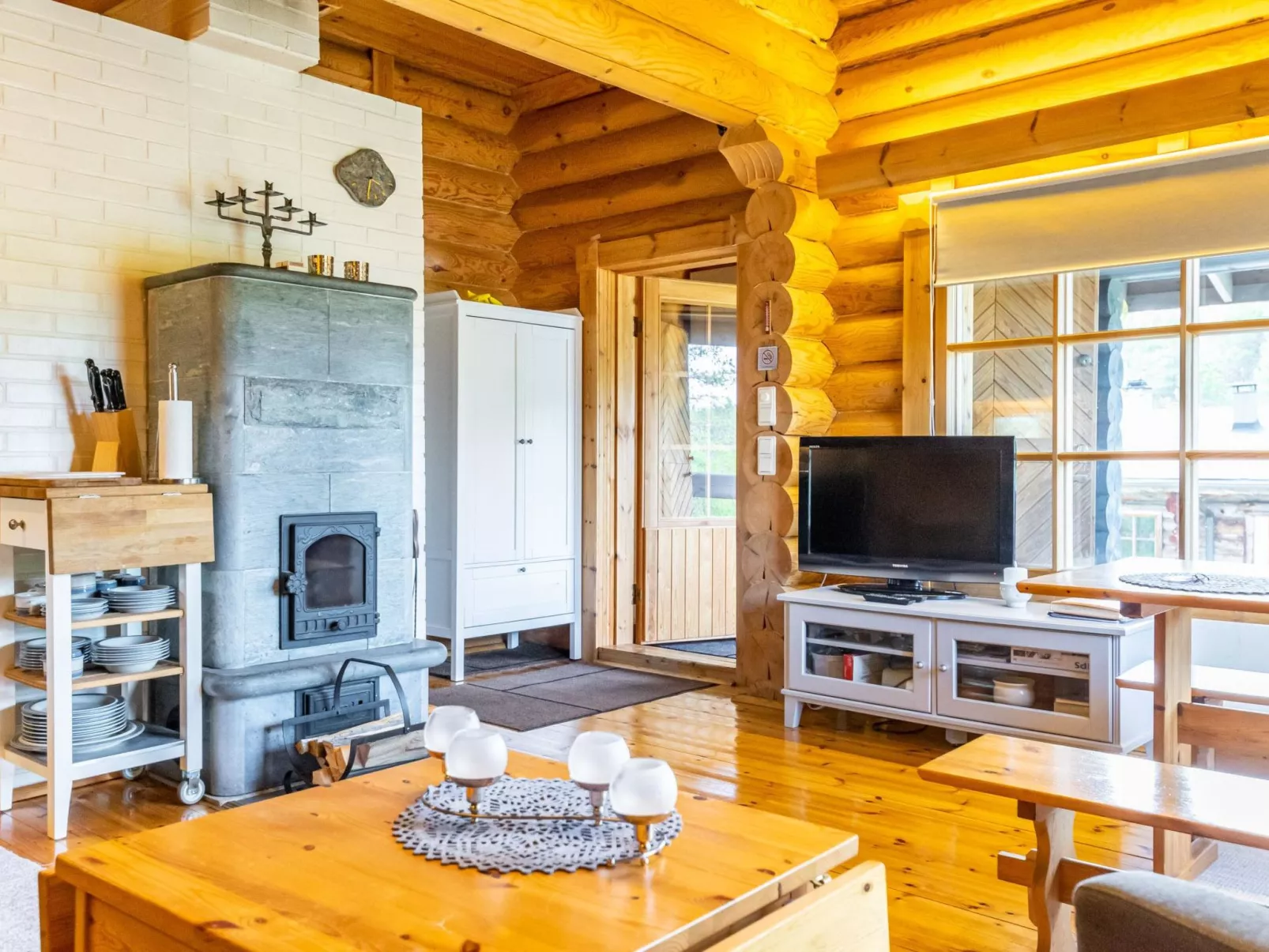 Oton kämppä-Dedans