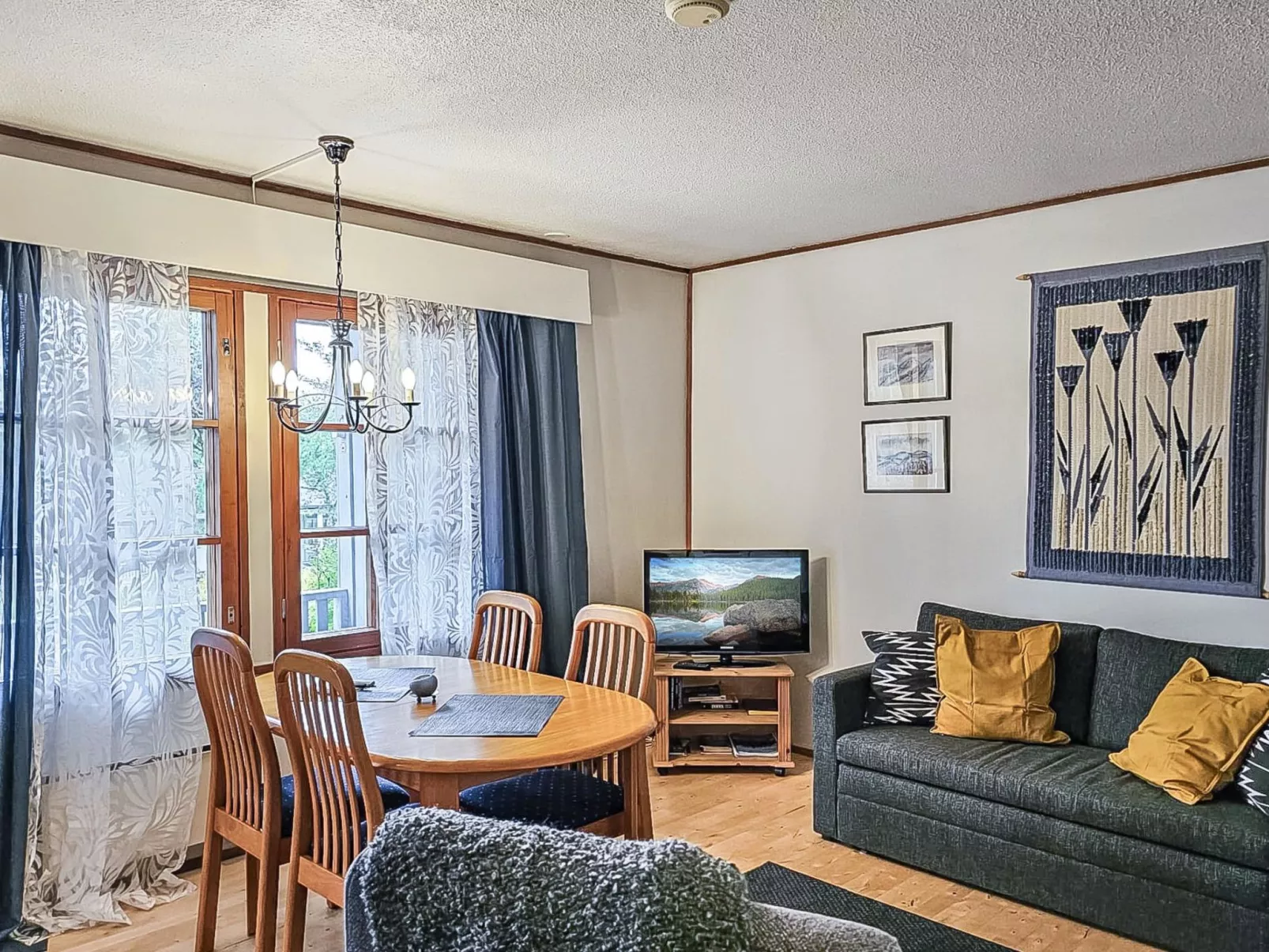 Saariseläntie 8 a 8-Dedans