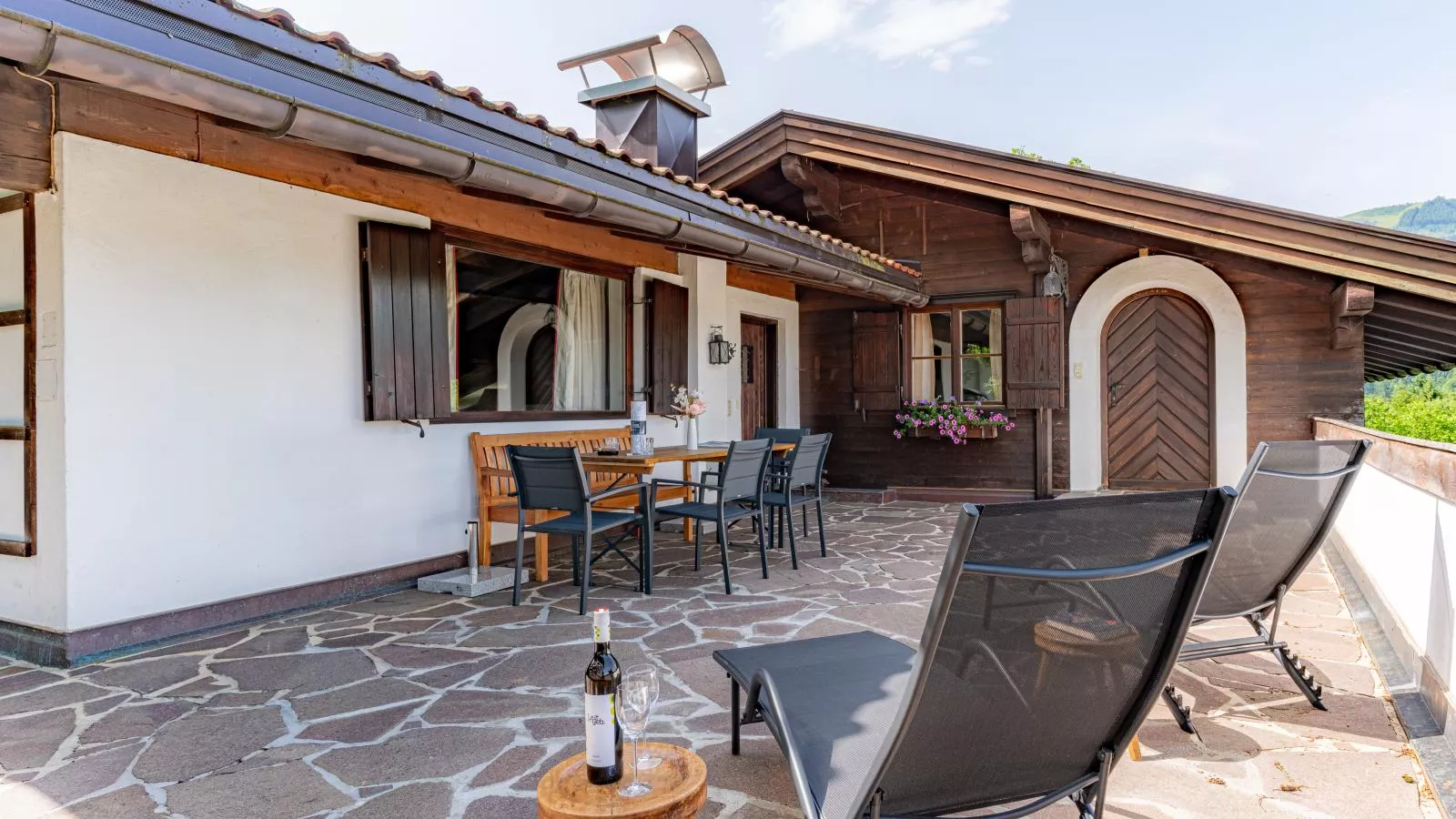 Flavon-Terrace balcony