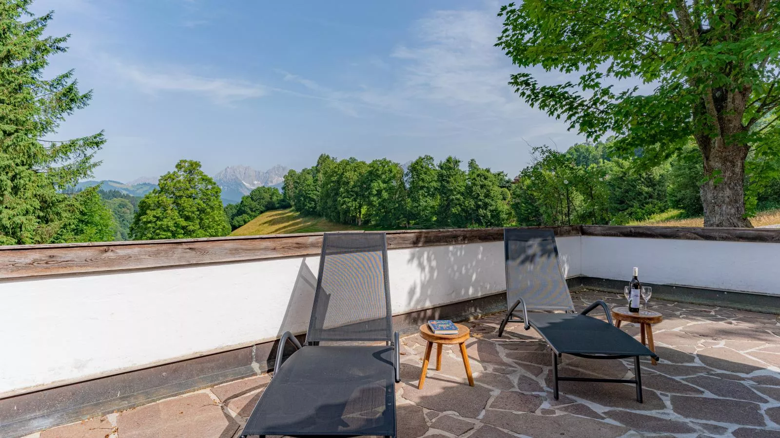 Flavon-Terrace balcony