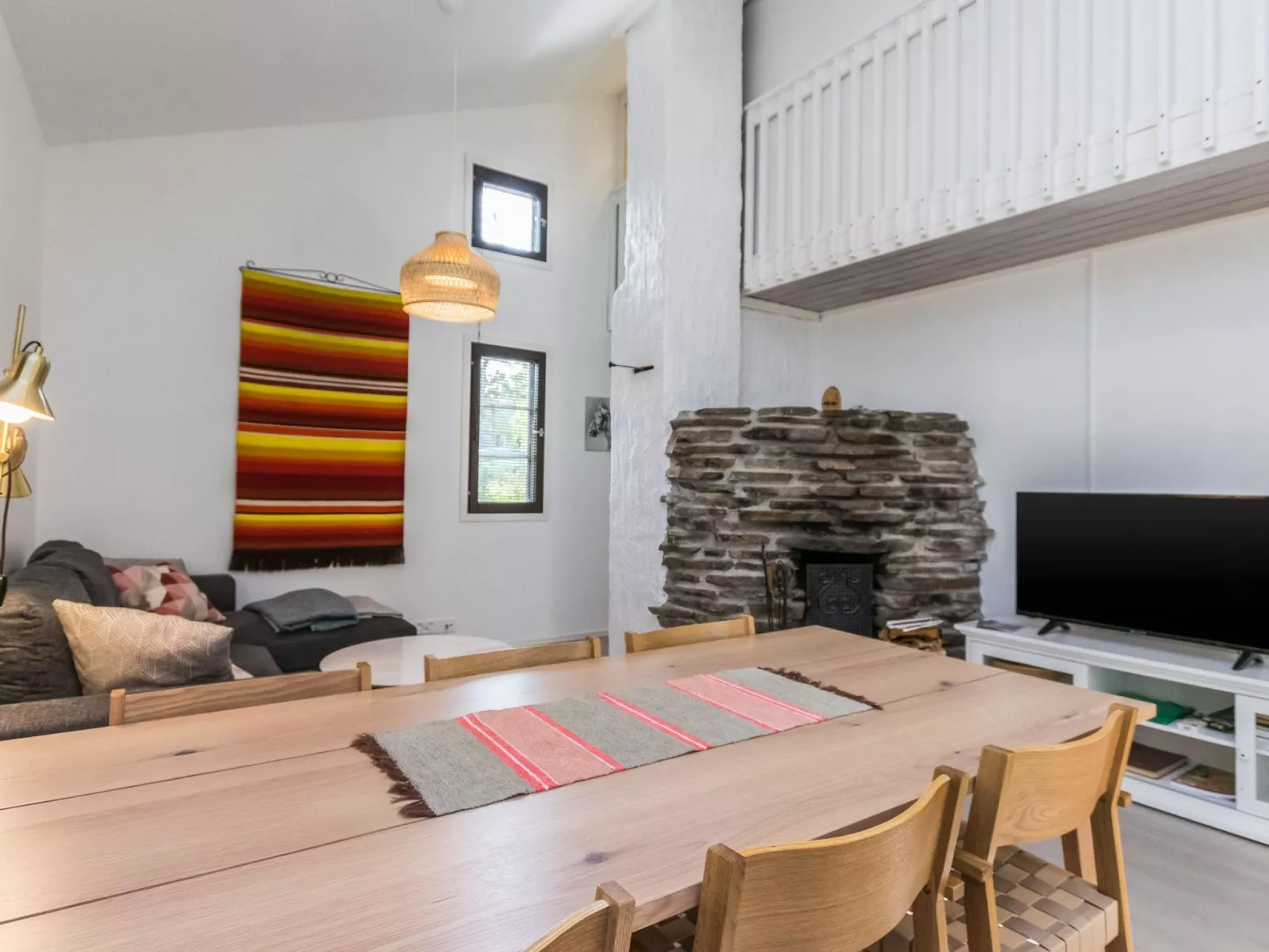 Saarihely a1-Drinnen