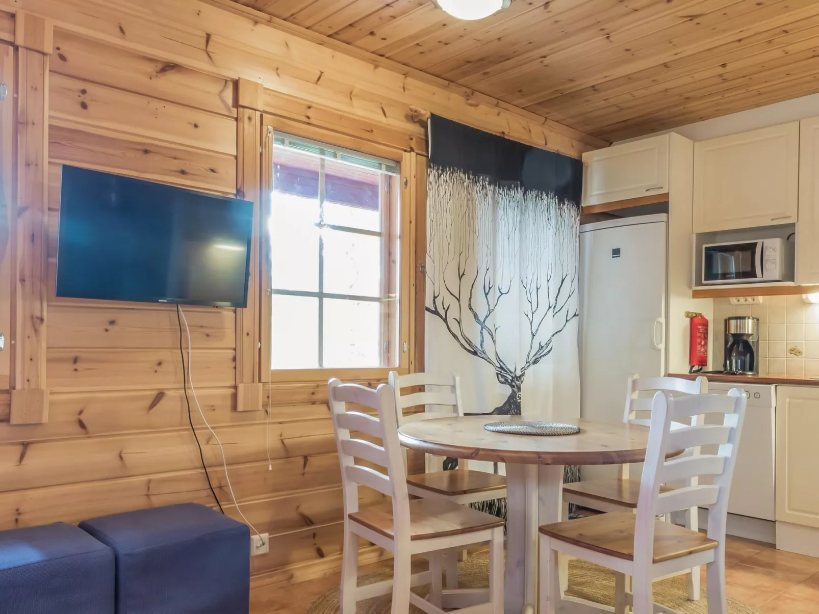 Kuerkartano 3/armas-Drinnen