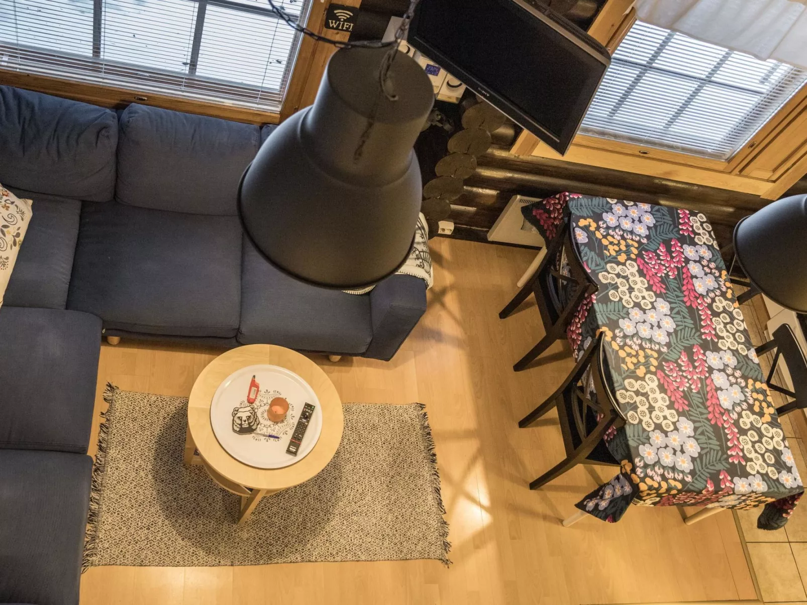 Äkäsakka b4-Dedans