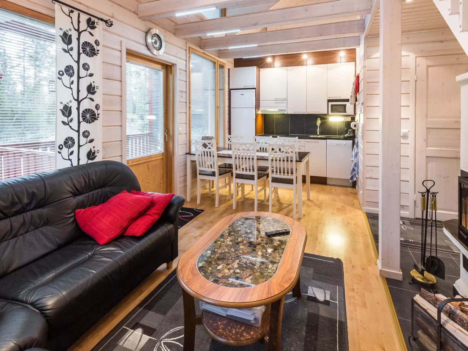 Ylläksen sirppikuu 2-Drinnen