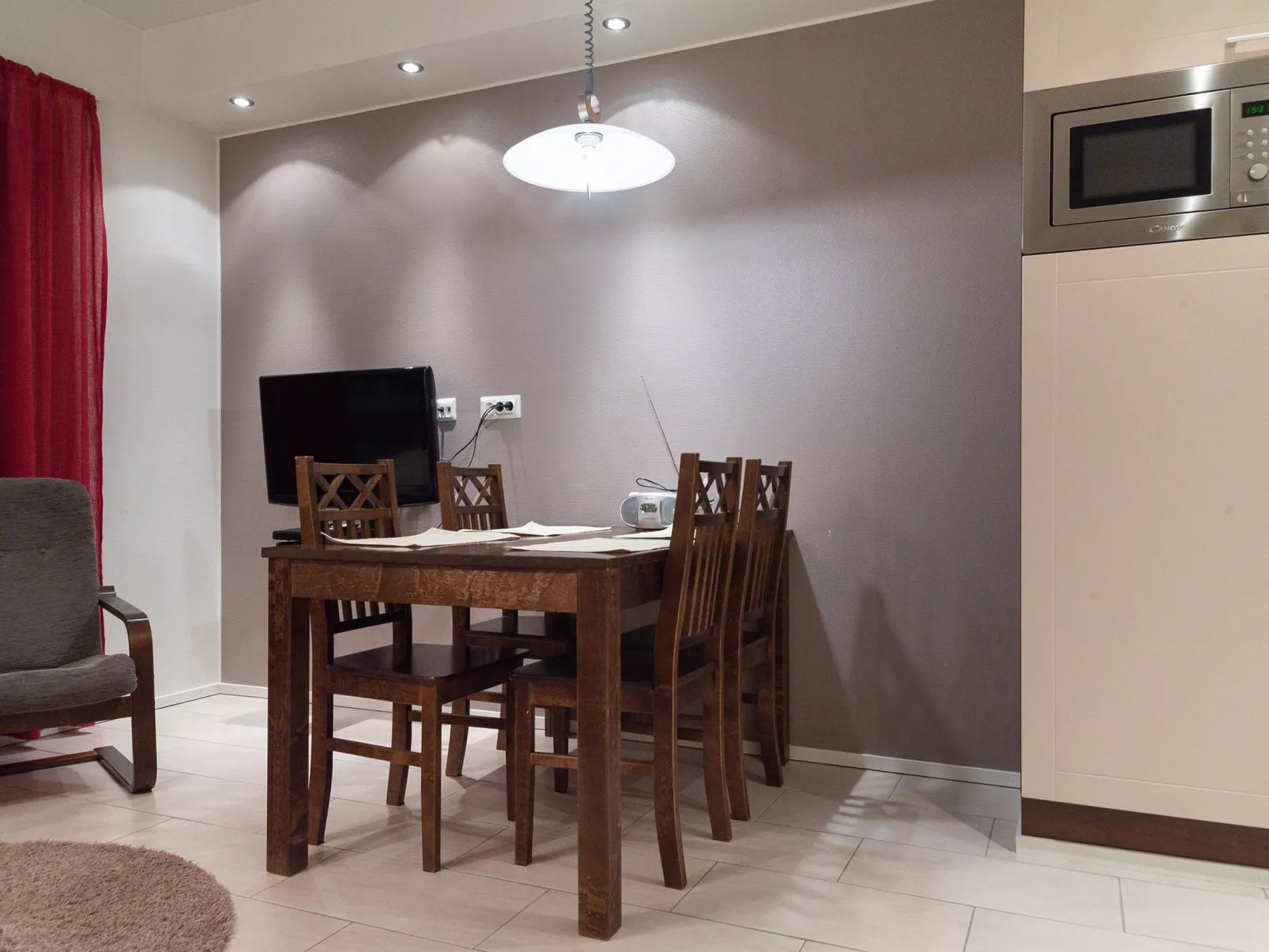 Yllästar 3 as 502-Dedans