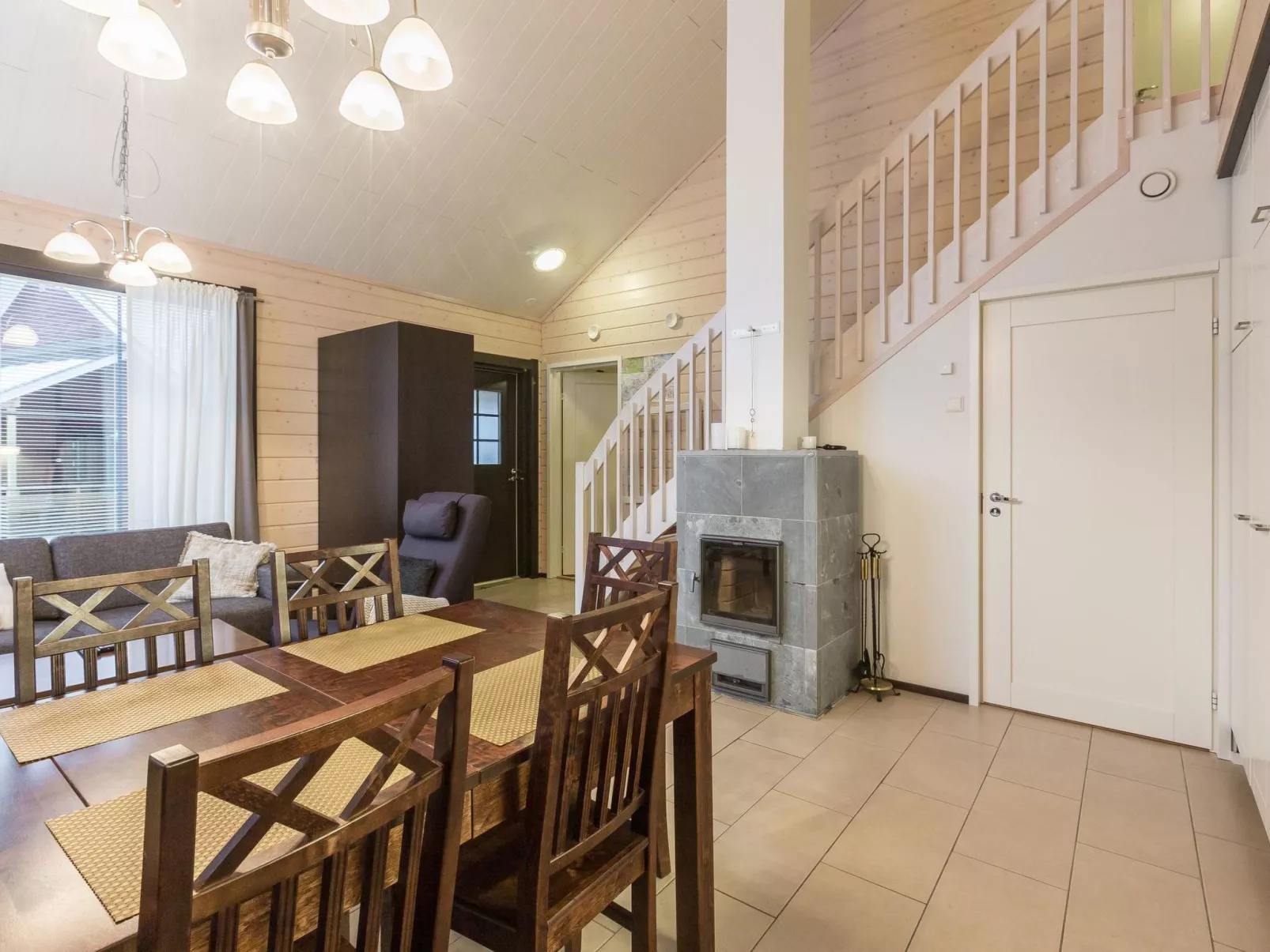 Sointuilevi 2 d 13-Inside