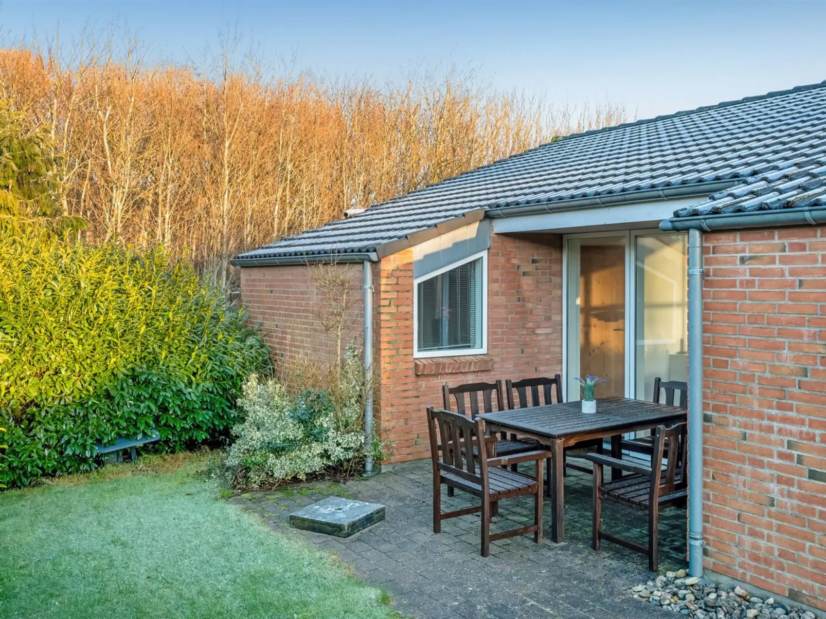 "Takenya" - 350m to the fjord-Outside