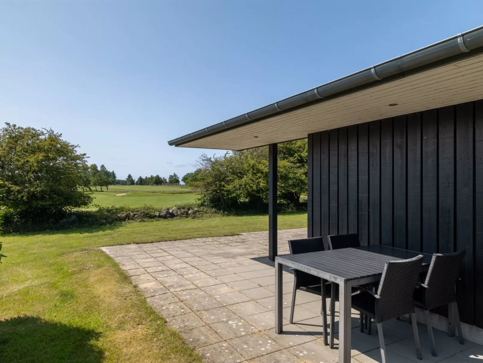 "Erlinda" - 600m from the sea-Outside