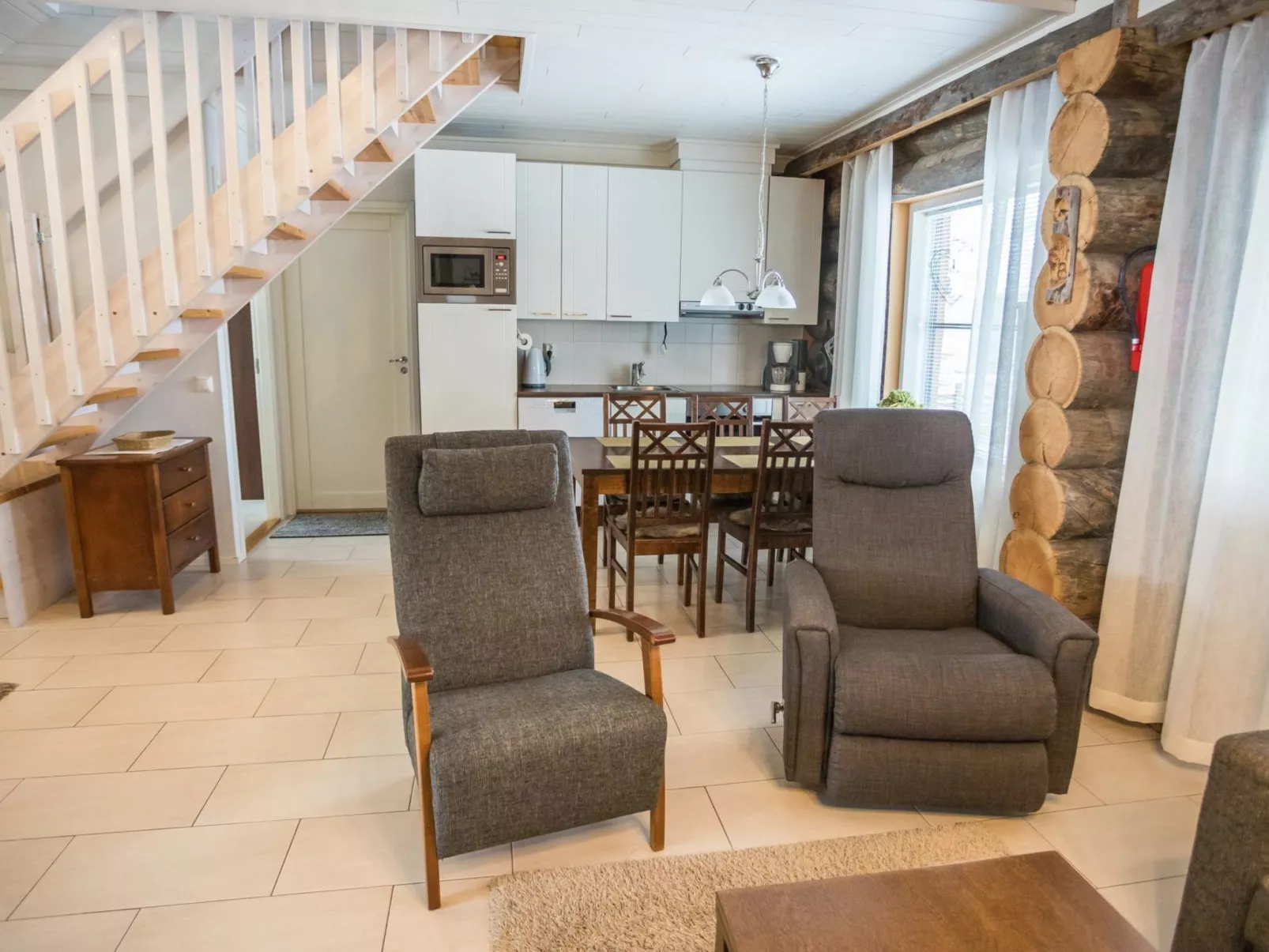 Maahisenrinne 1 as 4-Drinnen