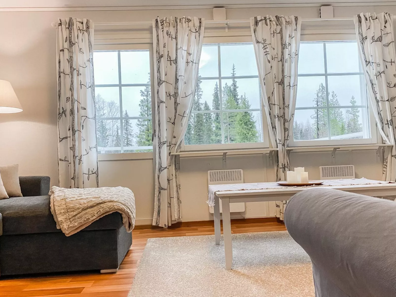 Iso-karpalo a-Dedans