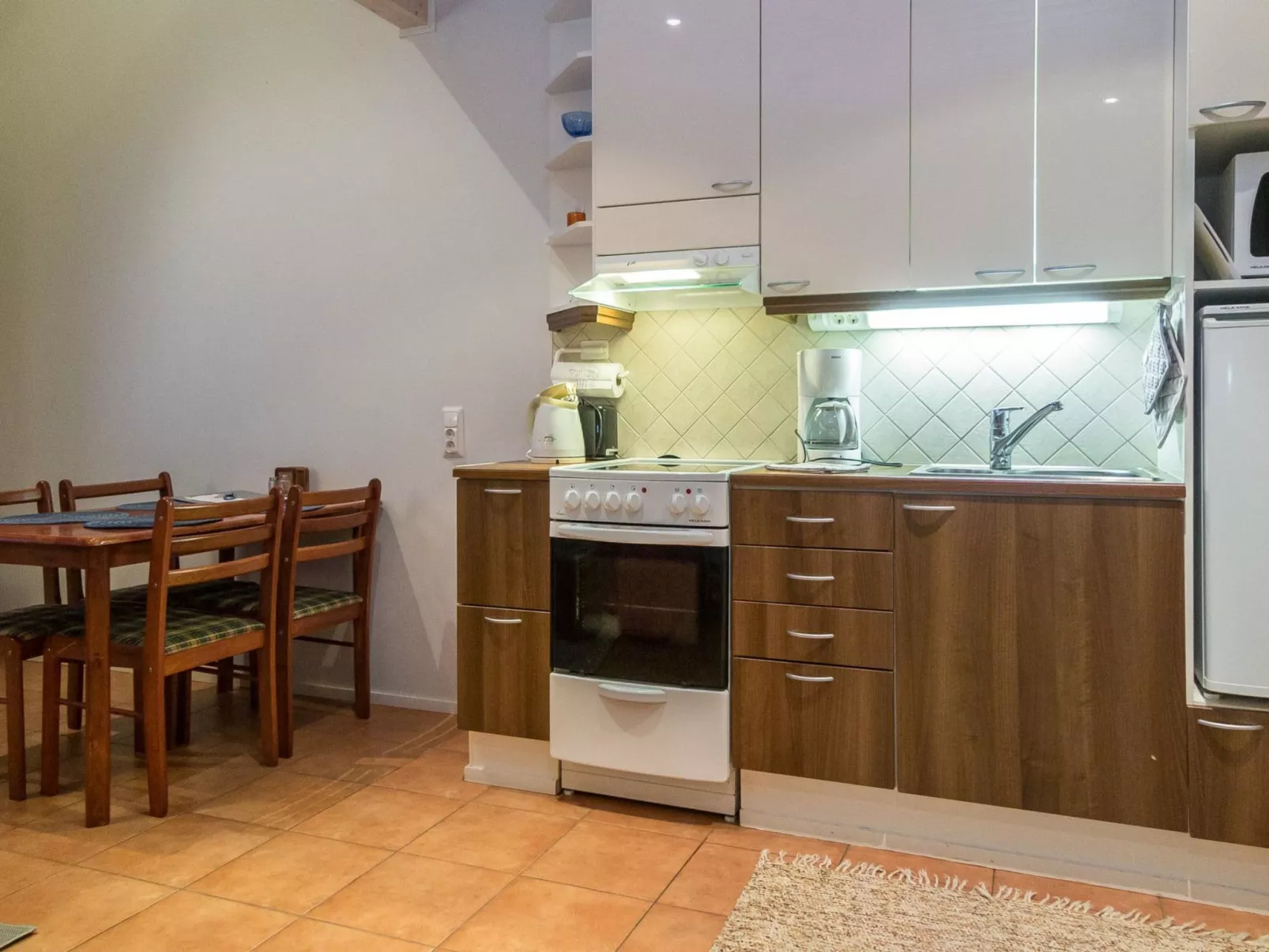 Karitahko a 2-Dedans