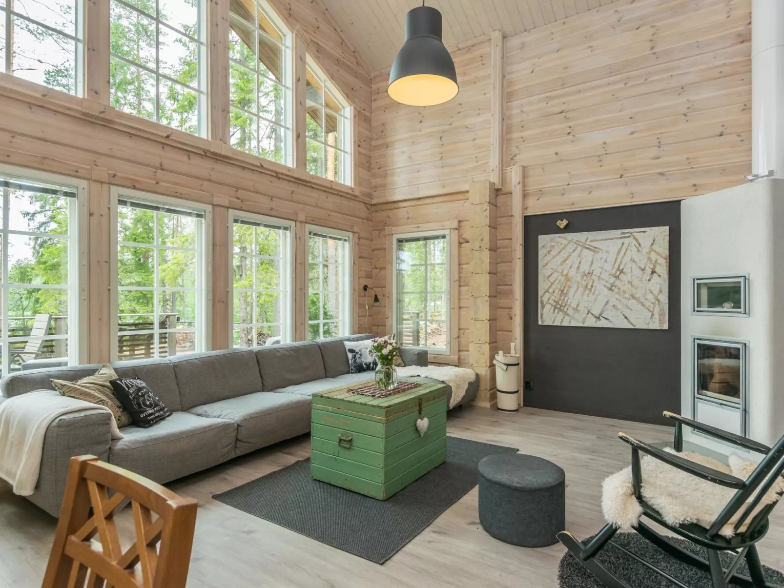 Apilan rauha-Drinnen