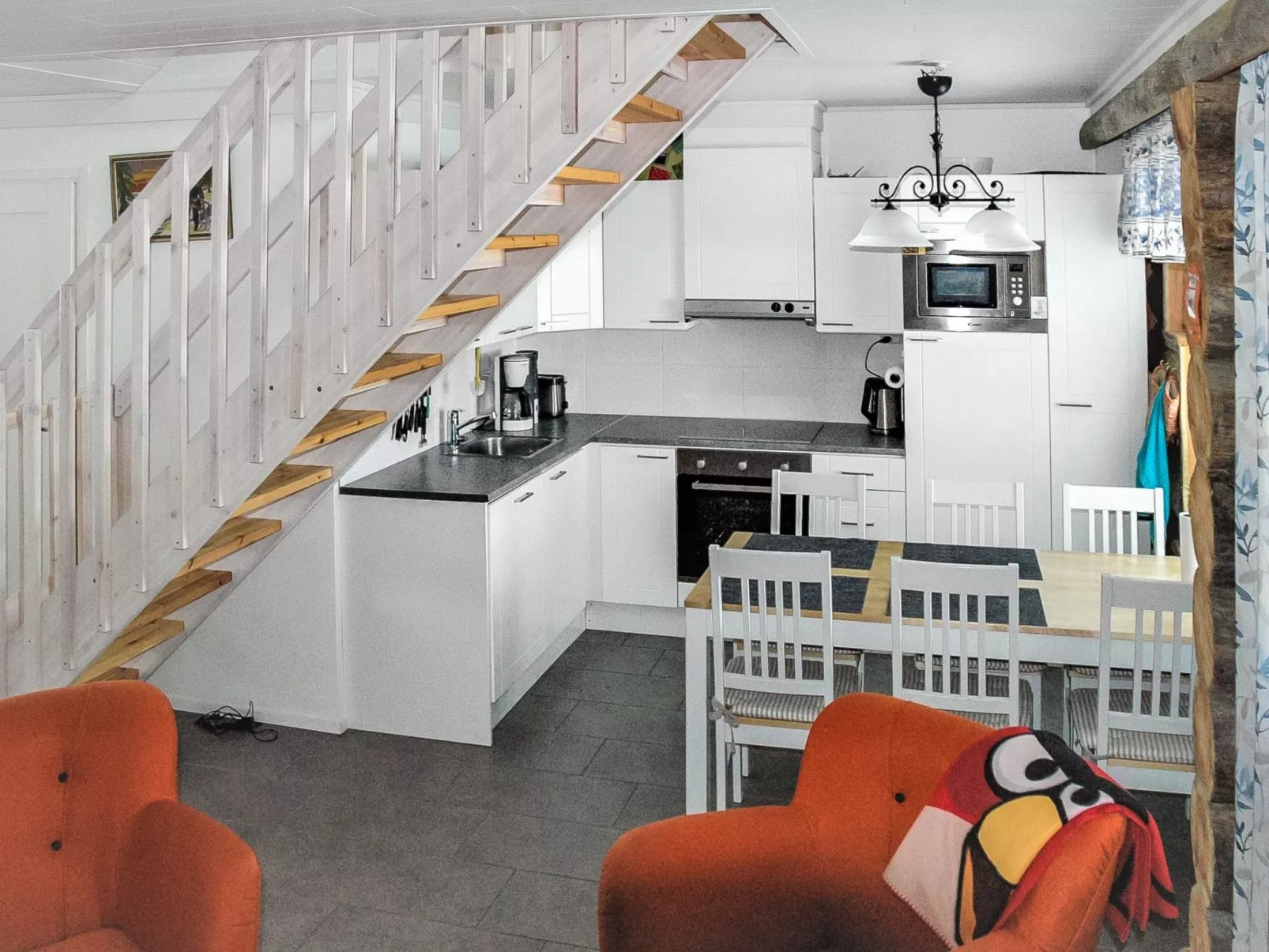 Maahisenrinne 3 e 19-Drinnen