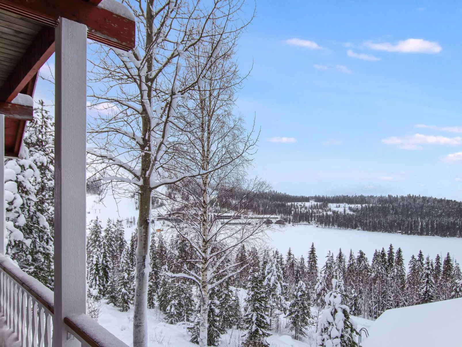 Aurinkoalppi 11a paritalon yläkerta-Dedans