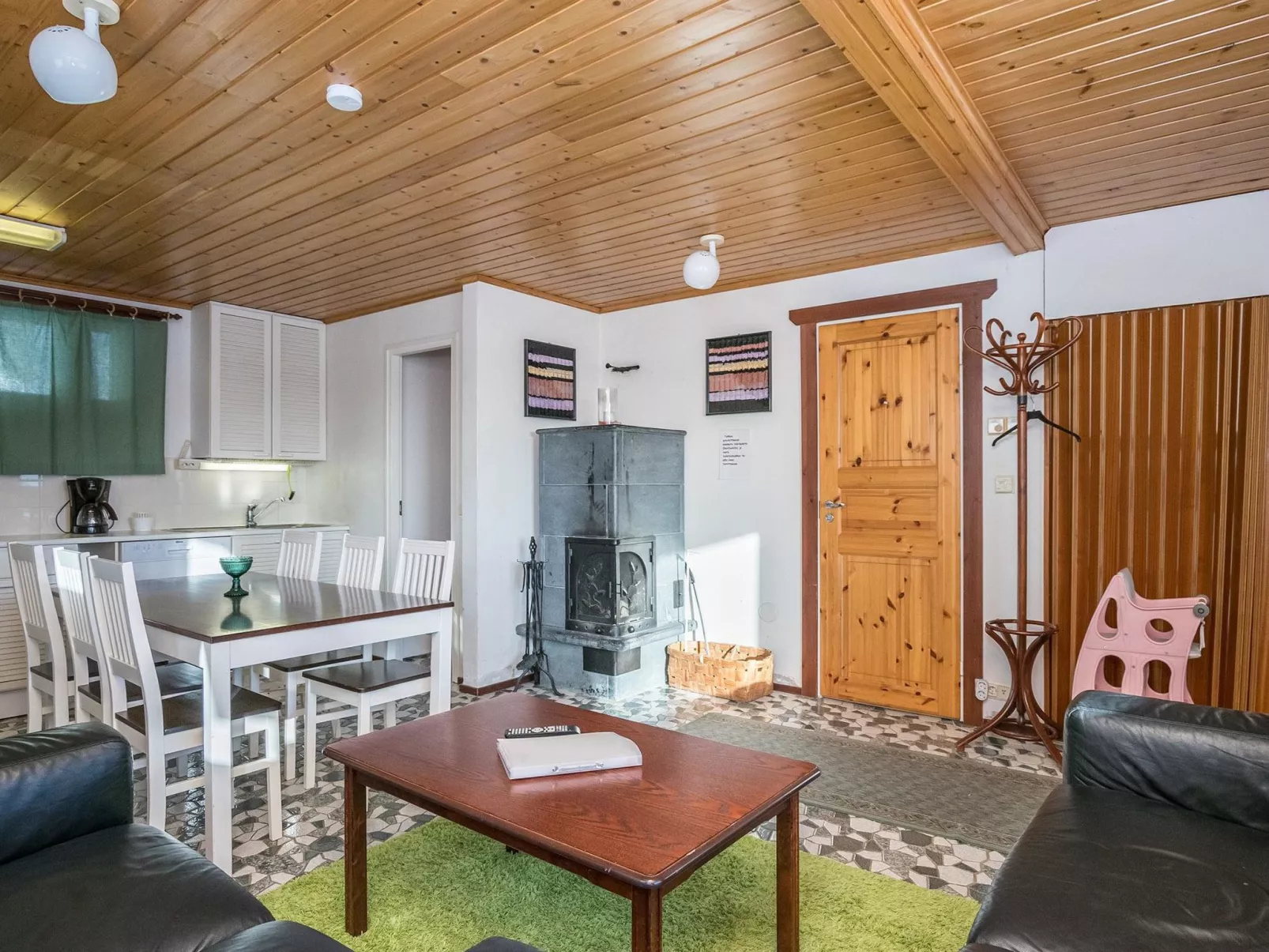 Alppikylä 3b paritalo-Drinnen