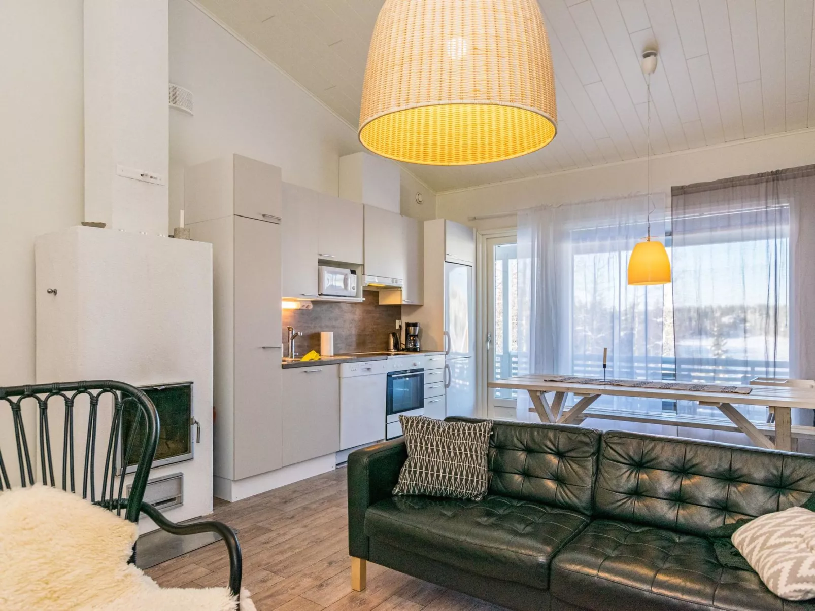 Skivillas 78 ukkohalla (1)-Dedans