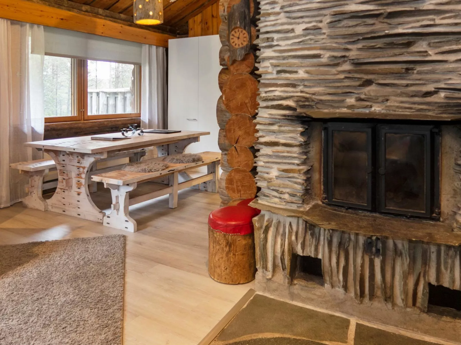 Agenttimajat 1-Dedans