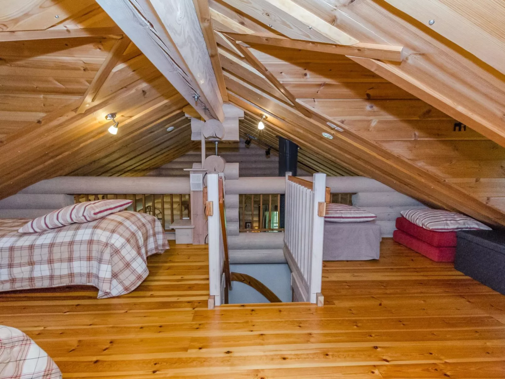 Pyöröpirtti-Inside