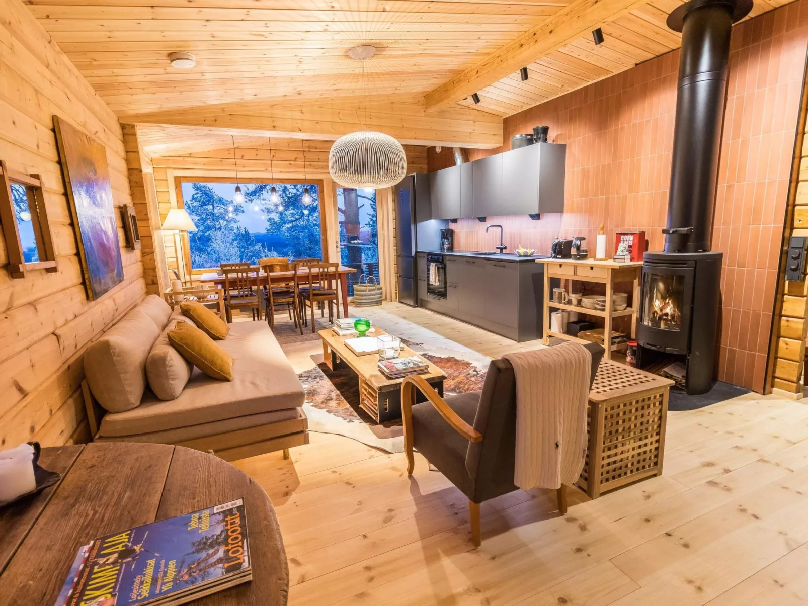 Kelokaltiokylän maja 22-Dedans