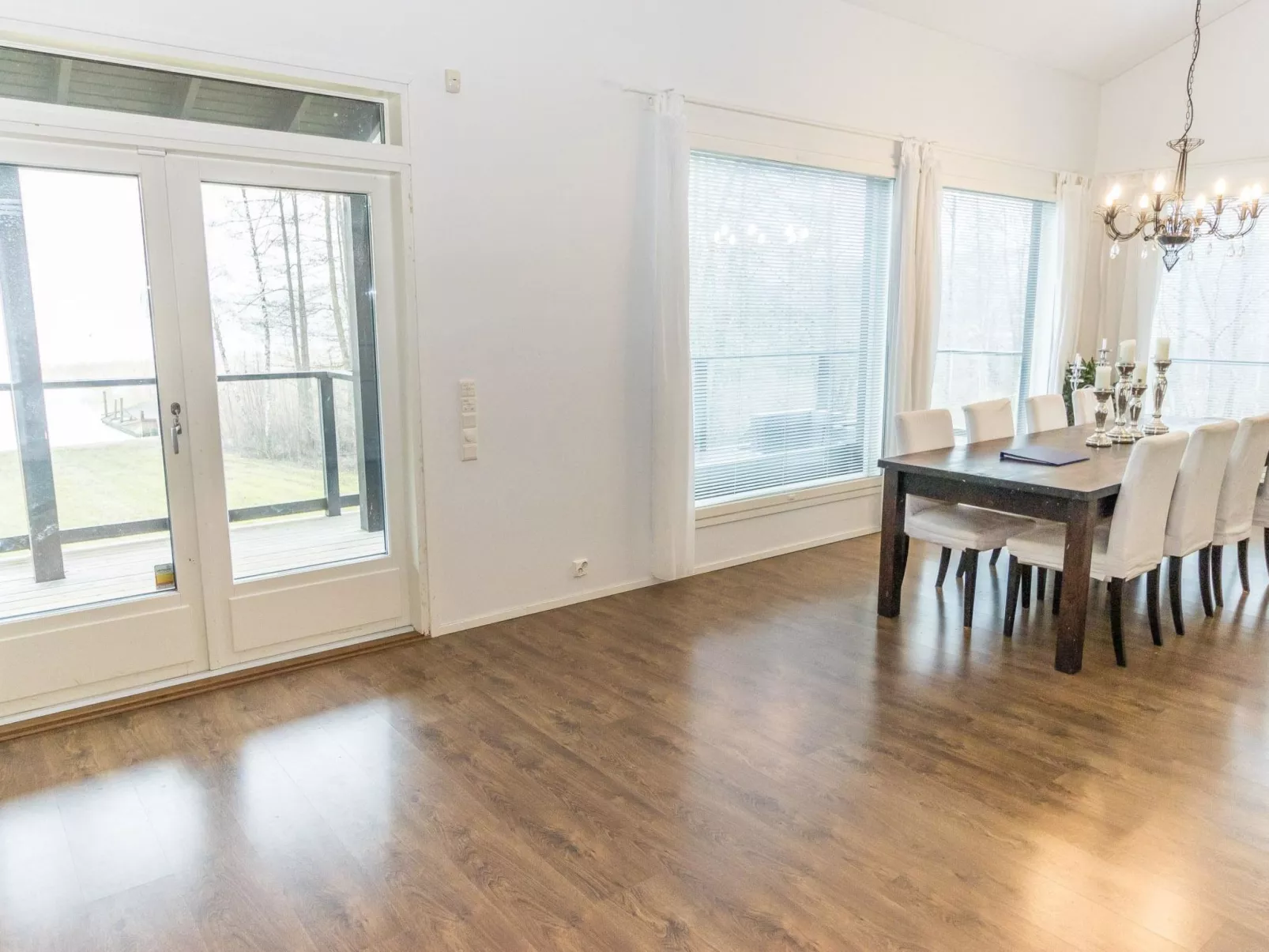 Villa sjövik-Drinnen