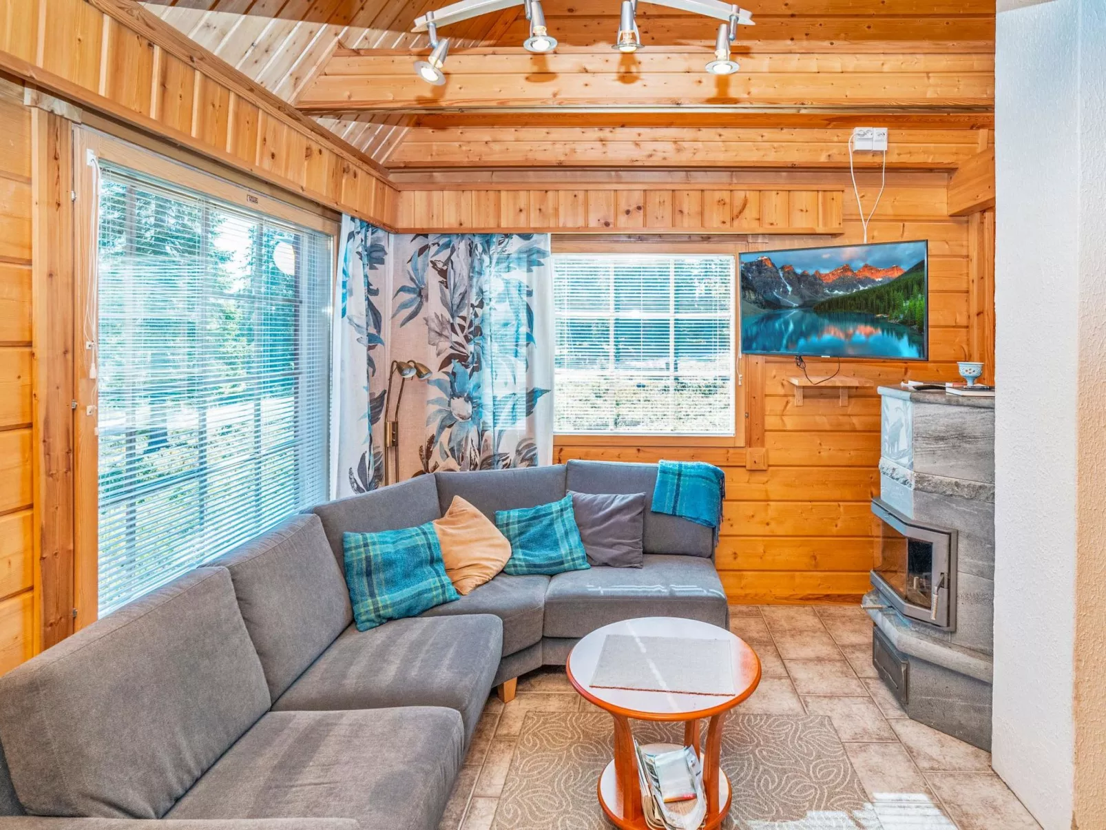 Kinostupa 1a (2)-Inside