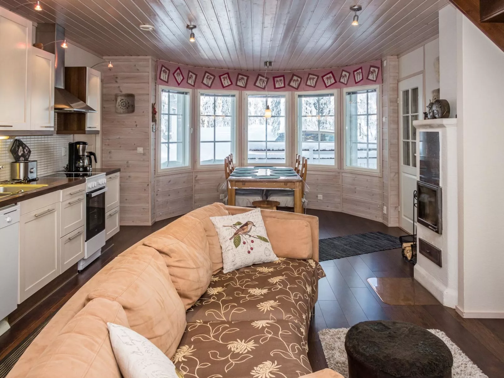 Vuosselinhovi c-Drinnen